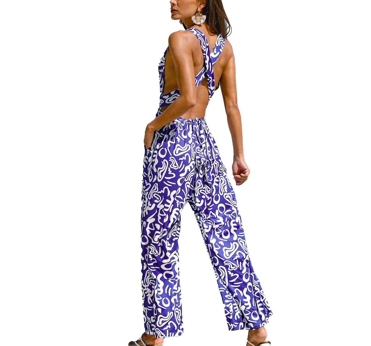 Женский комбинезон Cupshe Abstract Print Sleeveless V-Neck Tie Waist Wide Leg Jumpsuit, цвет: Средний синий — фото 3