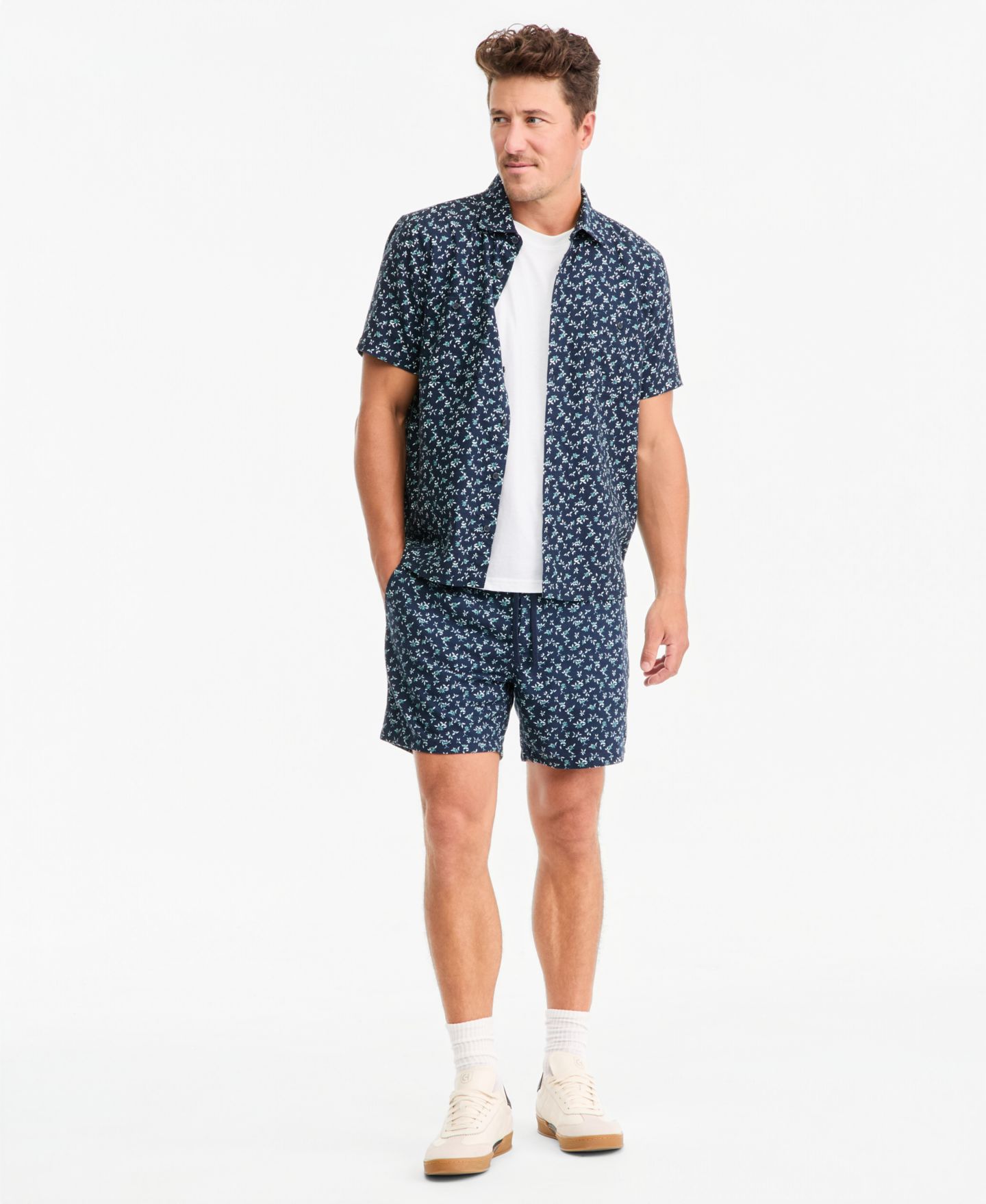 Мужская рубашка Sun + Stone Short-Sleeve Victor Ditsy Floral, цвет: Тёмно-синий комбинированный — фото 2