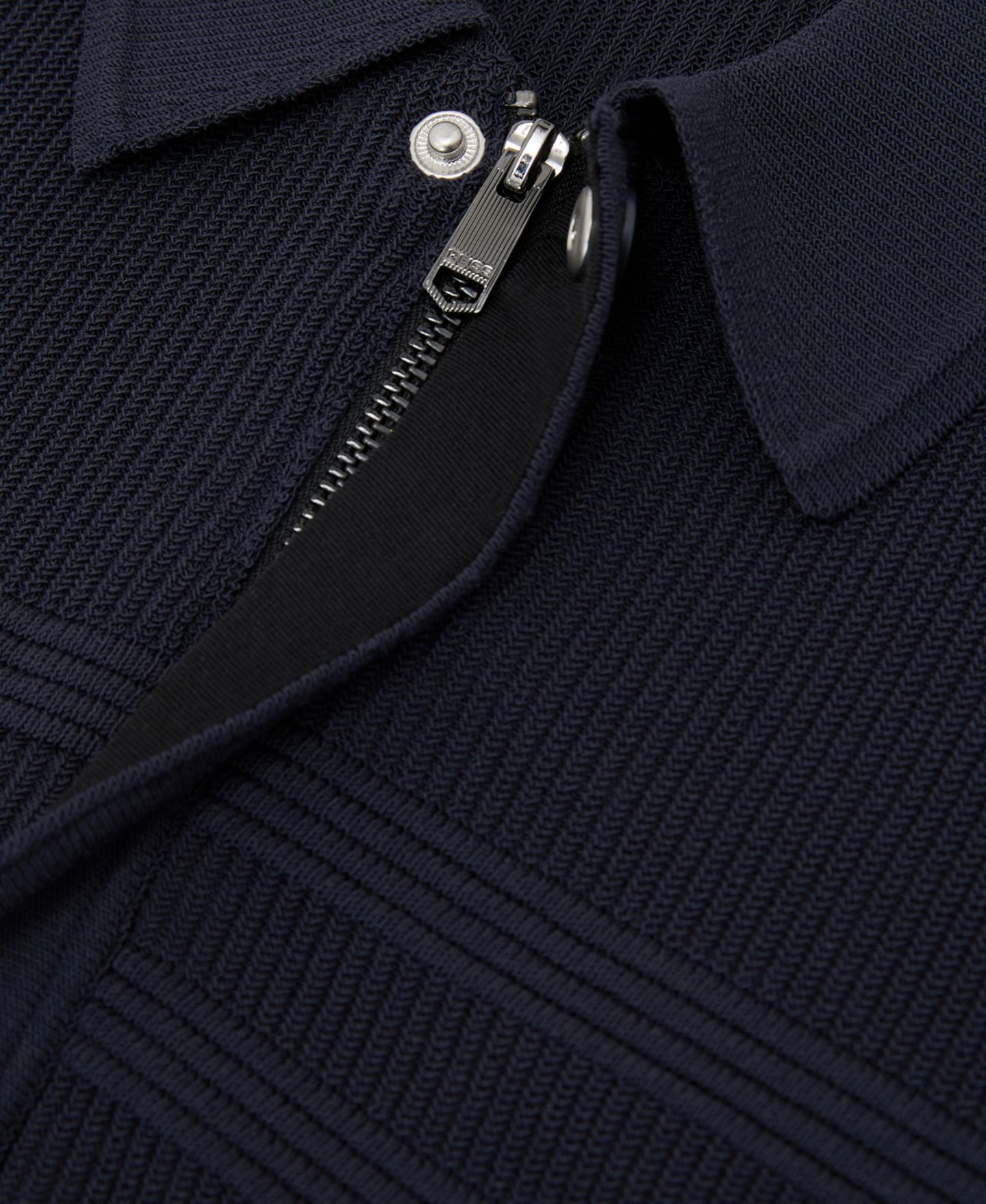 Мужское поло REISS Falklands Cotton-Blend Textured-Knit Half-Zip Polo Shirt, цвет: Тёмно-синий — фото 3