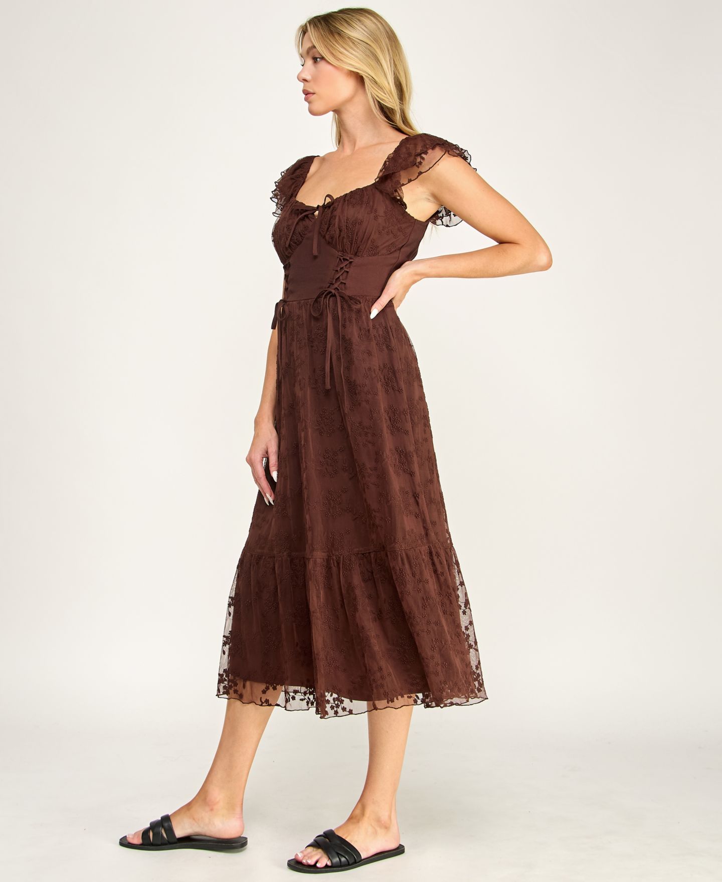 Женское платье ROW A Juniors' Sweetheart-Neck Flutter-Sleeve Lace Midi, цвет: Chicoffee — фото 7