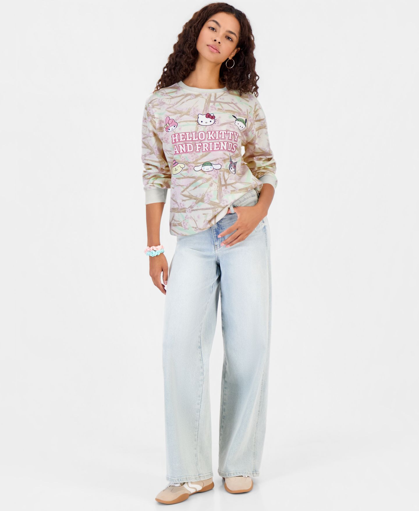Женский свитер Sanrio Juniors' HK & Friends Camo-Print Fleece Pullover, цвет: Белый — фото 3