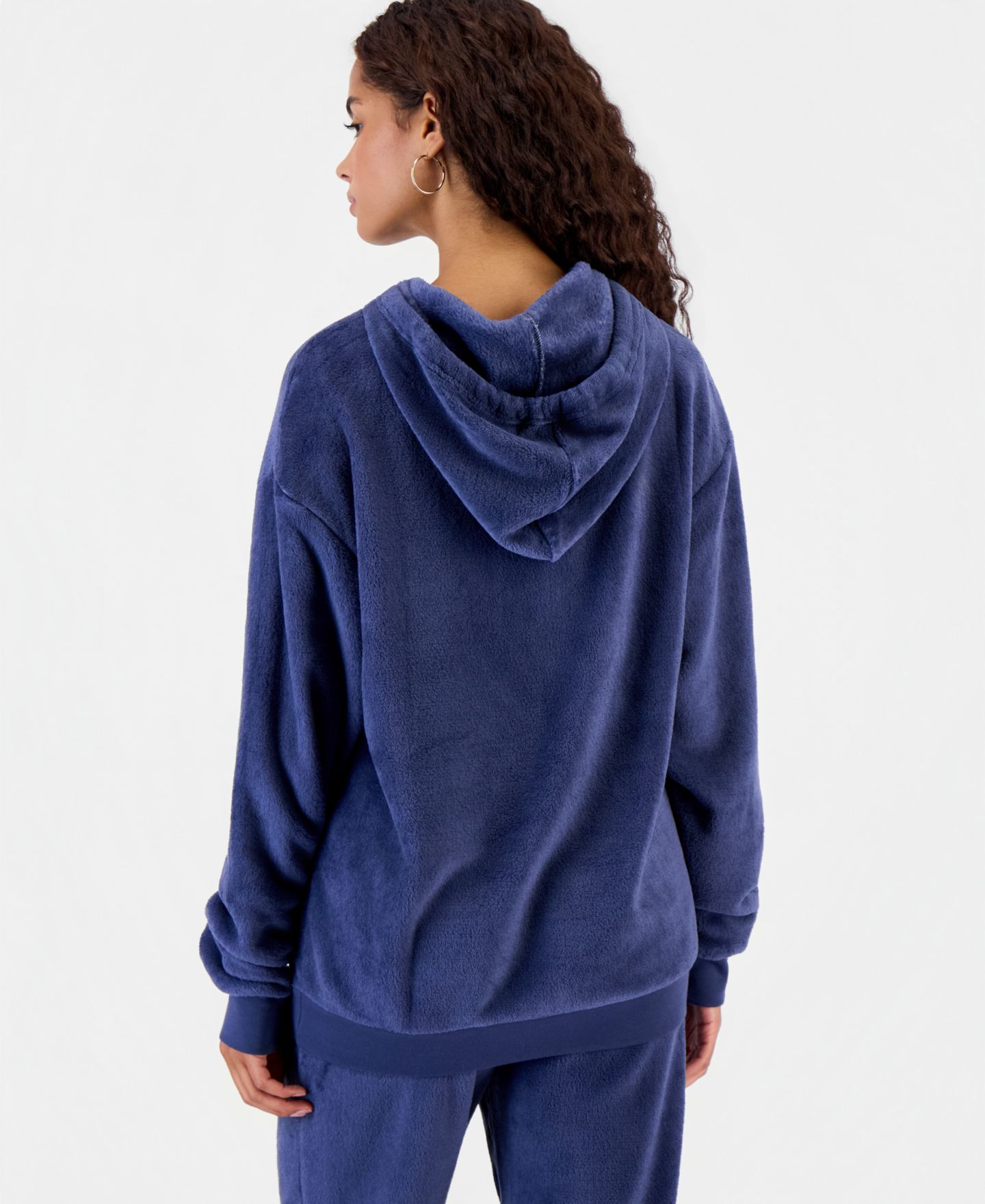 Женское худи Disney Juniors' Stitch Cozy Graphic Fleece, цвет: Синий — фото 3