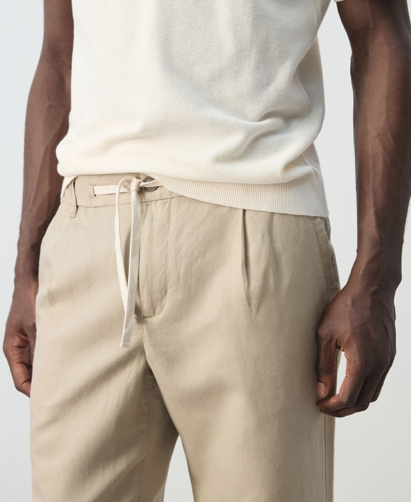 Мужские брюки MANGO Slim-Fit Cropped Cotton-Linen, цвет: Бежевый — фото 3