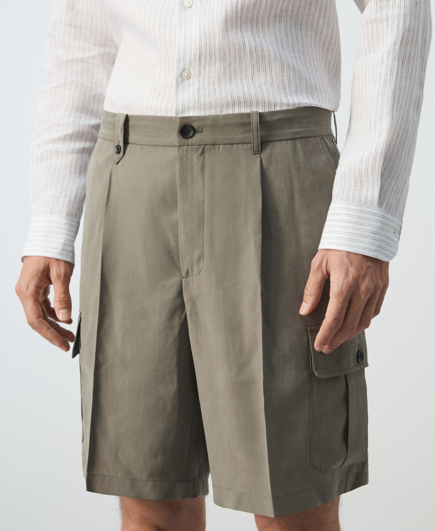 Мужские шорты Mango Modal Blend 9.06" Cargo Bermuda, цвет: Норковый серый — фото 4