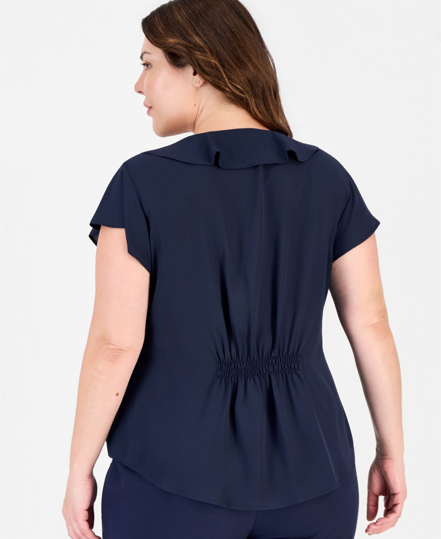 Женская блузка Tahari Plus Size Short-Sleeve V-Neck Ruffle-Front, цвет: Тёмно-синий — фото 4