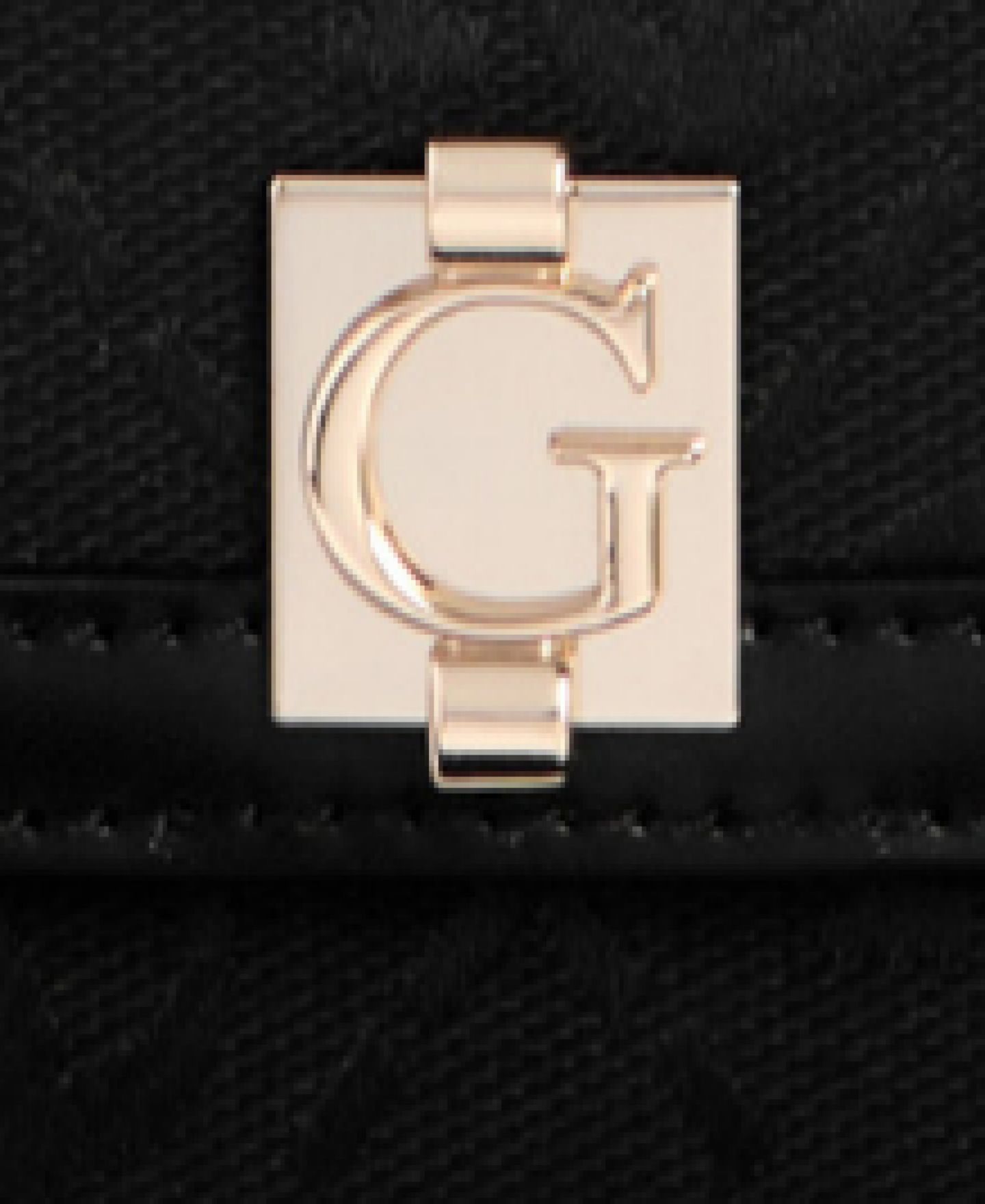 Женская сумка GUESS Audrey Logo Small Flap Crossbody Handbag, цвет: Чёрный — фото 2