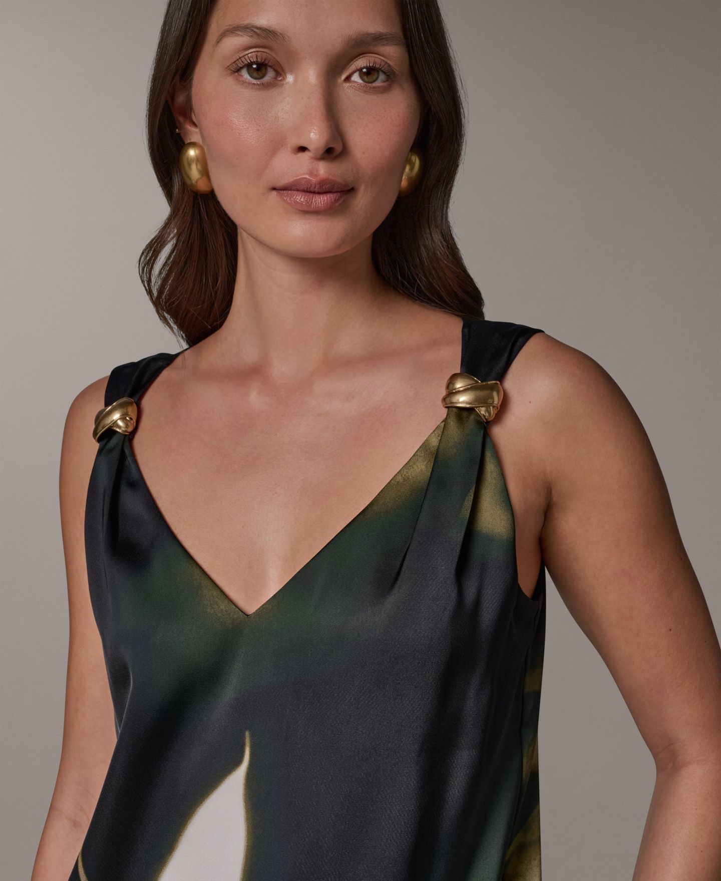 Женский топ Donna Karan New York Printed V-Neck Sleeveless Top, цвет: Оливковый разноцветный, вариант 1 — фото 4