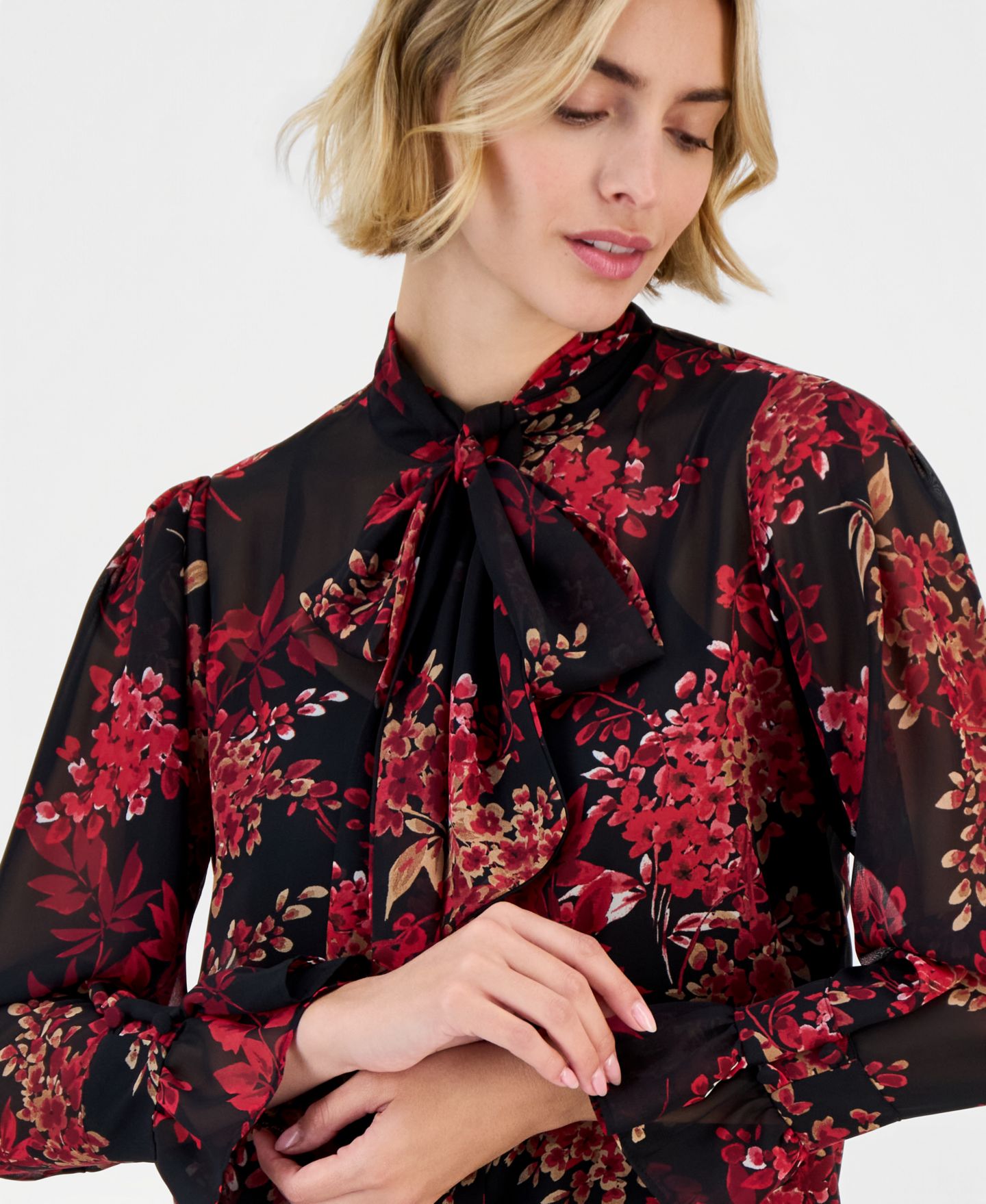 Женская блузка Anne Klein Long-Sleeve Bow-Front Floral-Print, цвет: Чёрный разноцветный — фото 2