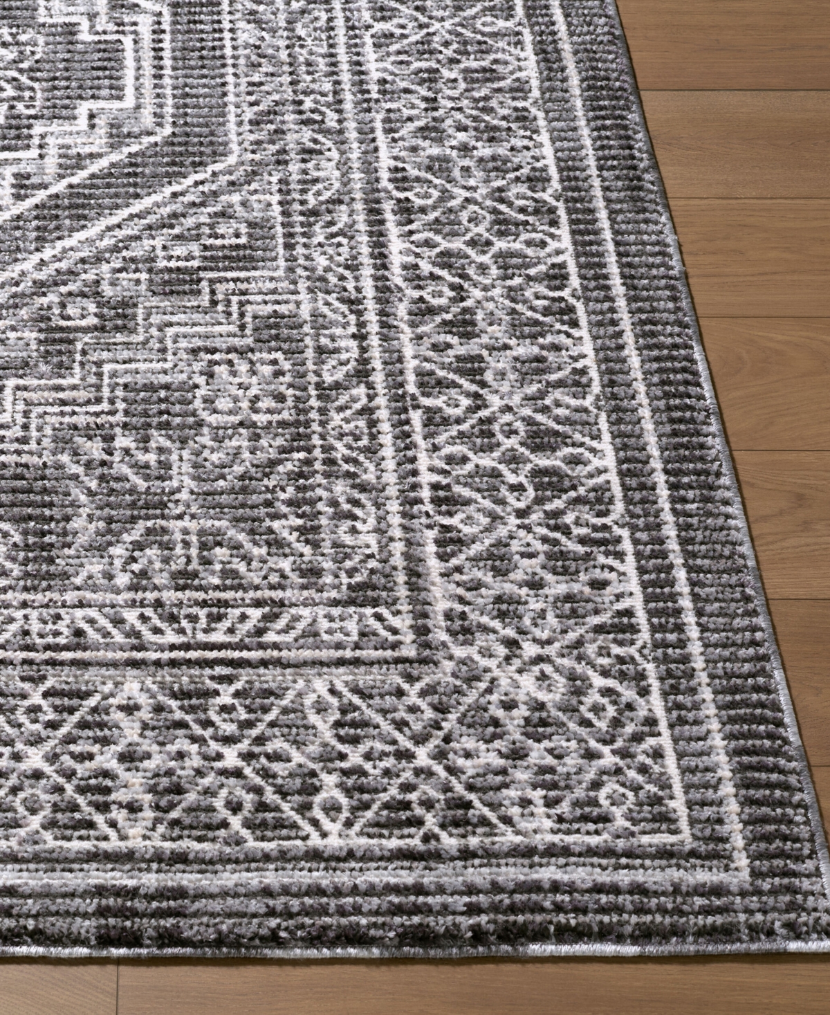 Elle Decor x Livabliss Odeon 893468 5'3"x7' Area Rug