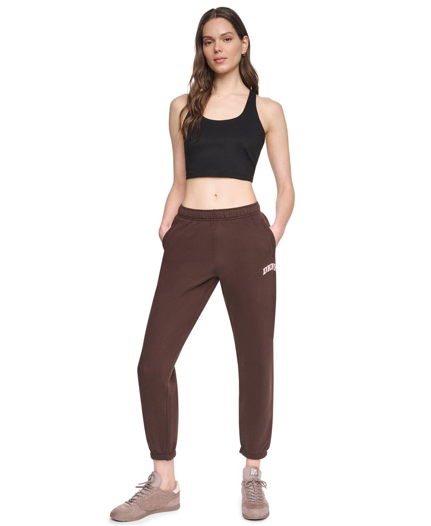 Женские брюки DKNY Sport Mini Puff Varsity Logo Mid-Rise Pull-On, цвет: Тёмно-коричневый / Пудровый розовый — фото 2