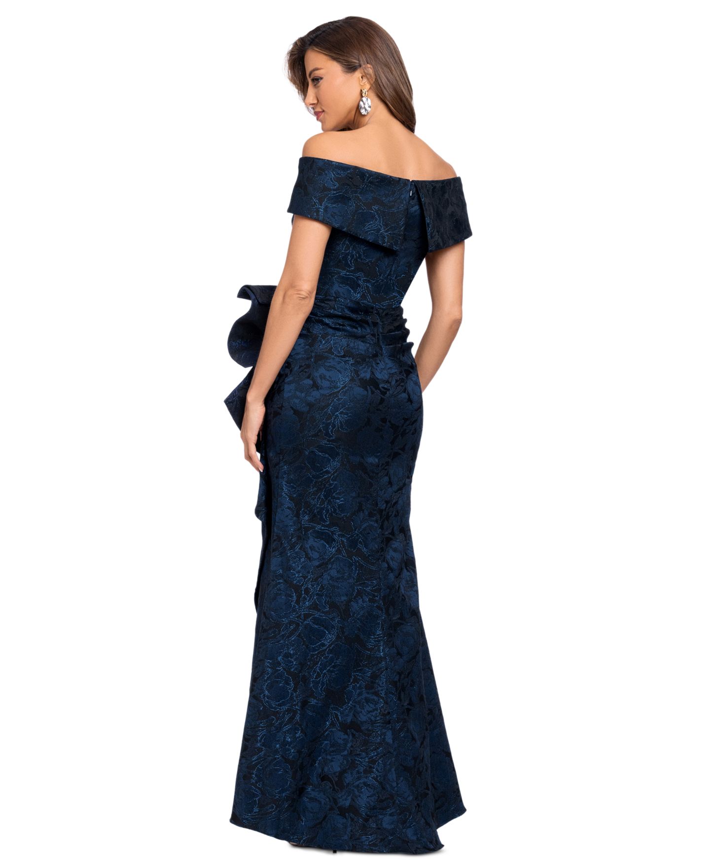 Женские платья XSCAPE Off-the-Shoulder Brocade Ruffle Gown, цвет: Тёмно-синий / Чёрный — фото 4