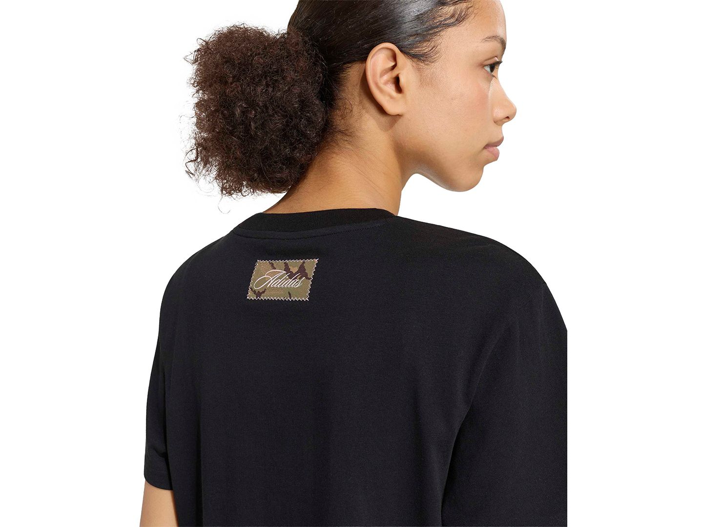 Женская футболка adidas Camo Graphic Loose-Fit Crewneck, цвет: Чёрный — фото 5
