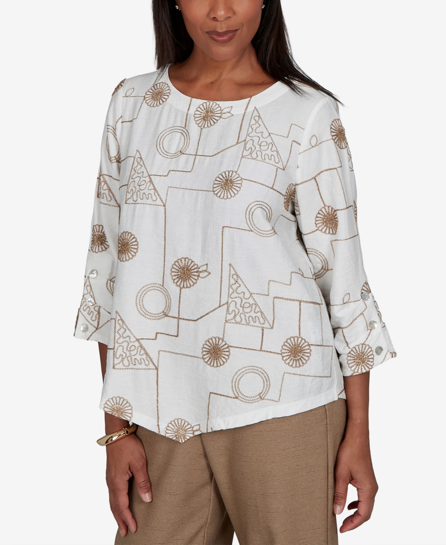 Женская блузка Alfred Dunner Petite Union Square Geometric-Floral 3/4-Sleeve Crewneck Rayon-Nylon Blend, цвет: Слоновая кость — фото 2