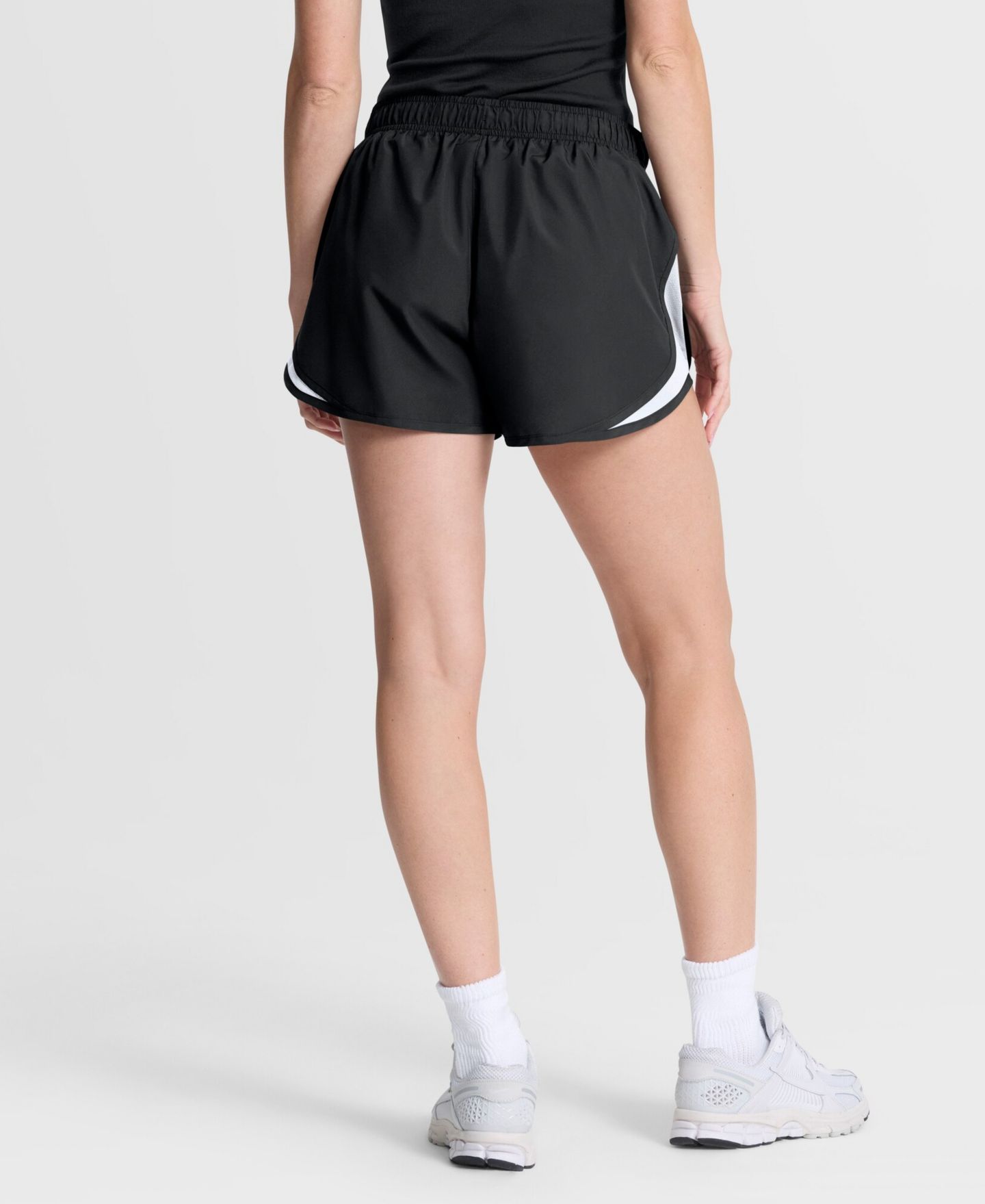 Женские шорты Nike Green Bay Packers Tempo Mid-Rise Shorts, 3.25" — фото 4