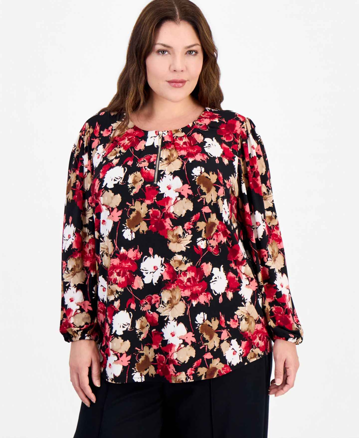 Женская блузка Anne Klein Essentials Plus Size Long-Sleeve V-Neck Floral, цвет: Чёрный разноцветный — фото 1