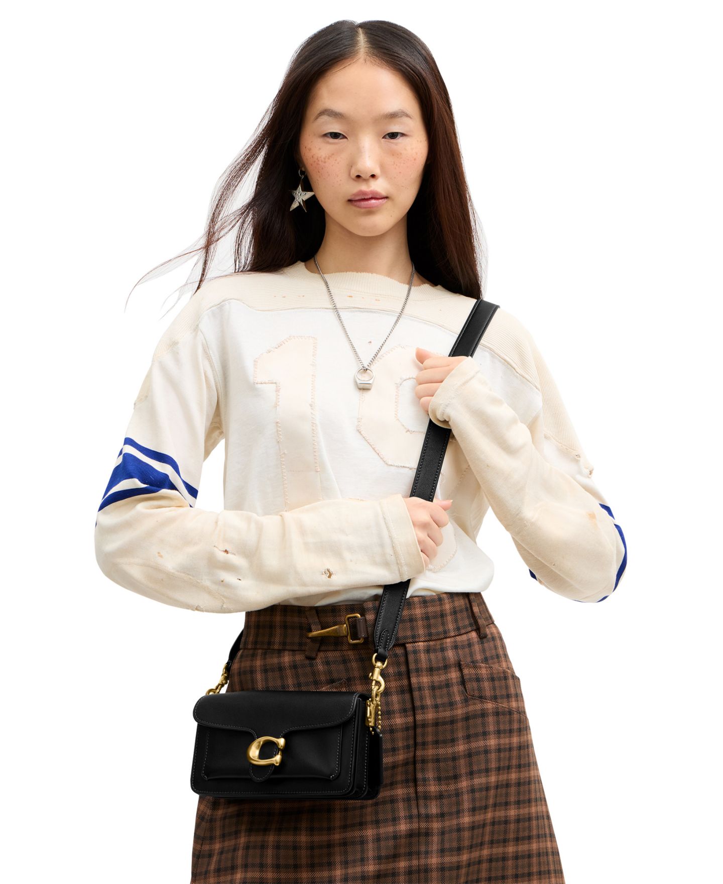 Женская сумка COACH Tabby Small Soft Leather Shoulder 20, цвет: Латунный / Чёрный — фото 6