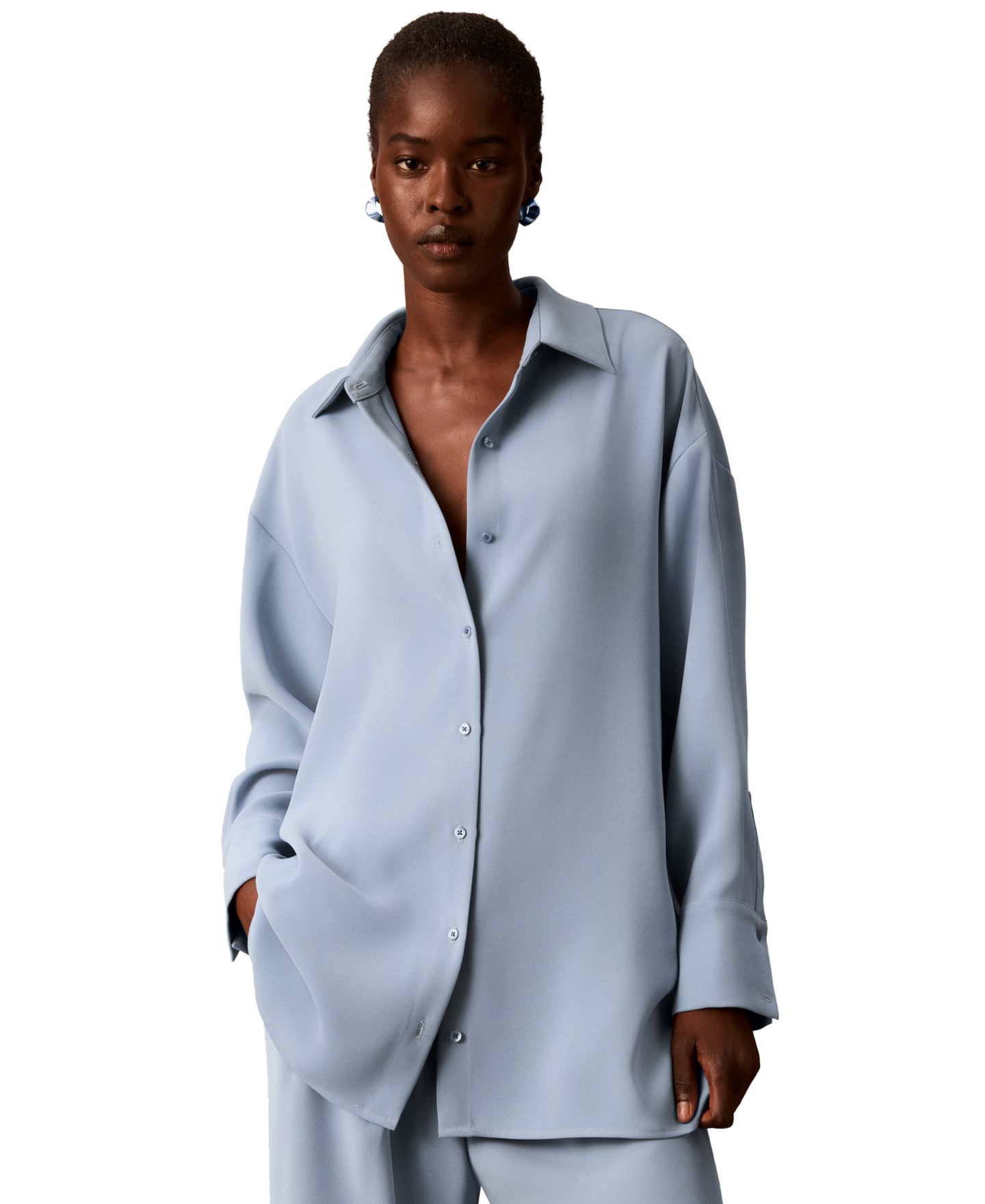 Женский топ Calvin Klein Collared Neck Long-Sleeve Button-Up Top, цвет: Синий бриллиантовый — фото 1