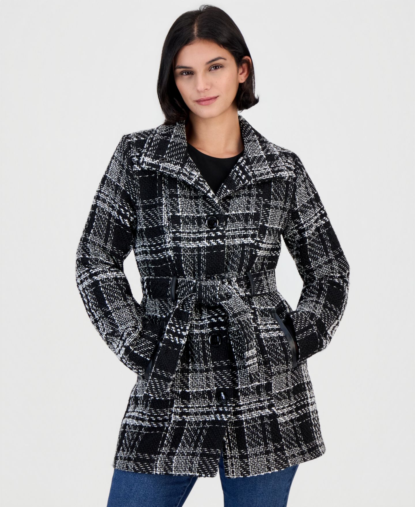 Женское пальто BCX Juniors' Plaid Single-Breasted Belted Faux-Leather Trim, цвет: Чёрный / Белый — фото 2