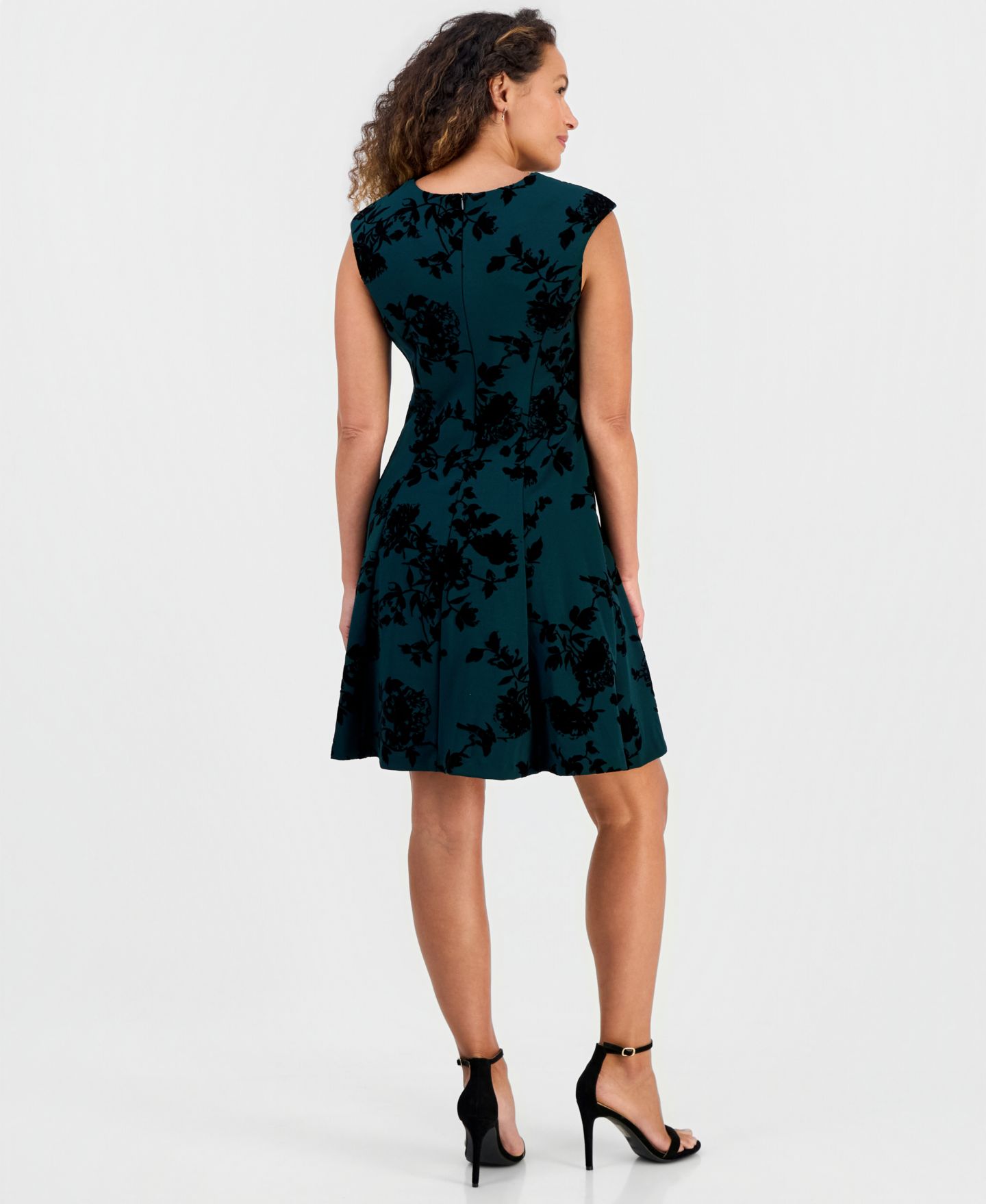 Женское платье Connected Petite Wedding Guest Floral-Print Flocked, цвет: Сосновый зелёный — фото 5