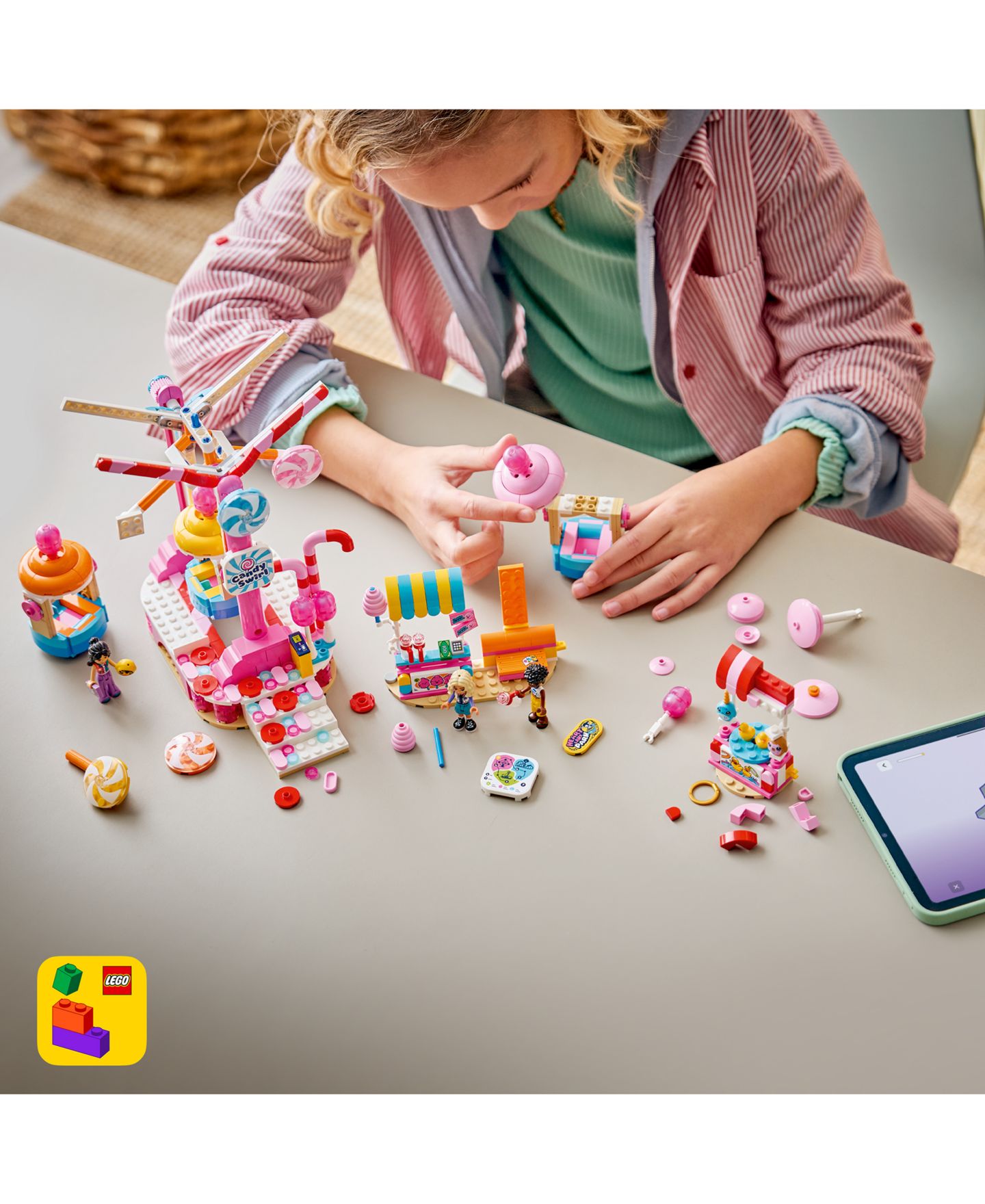 Детские конструкторы LEGO® Friends Candy Cupcake Ferris Wheel 42700, 602 Pieces — фото 6