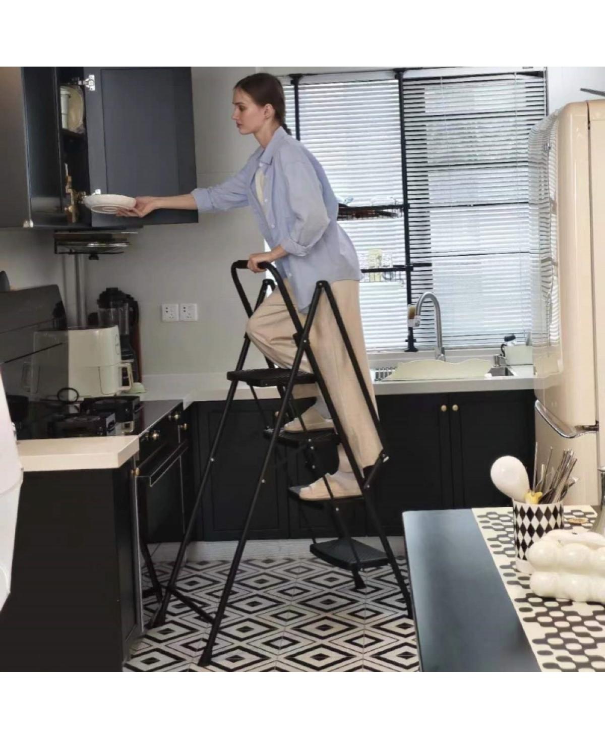 Streamdale Furniture Lightweight Folding 4-Step Ladder with Anti-Slip Pedals and Safety Handle