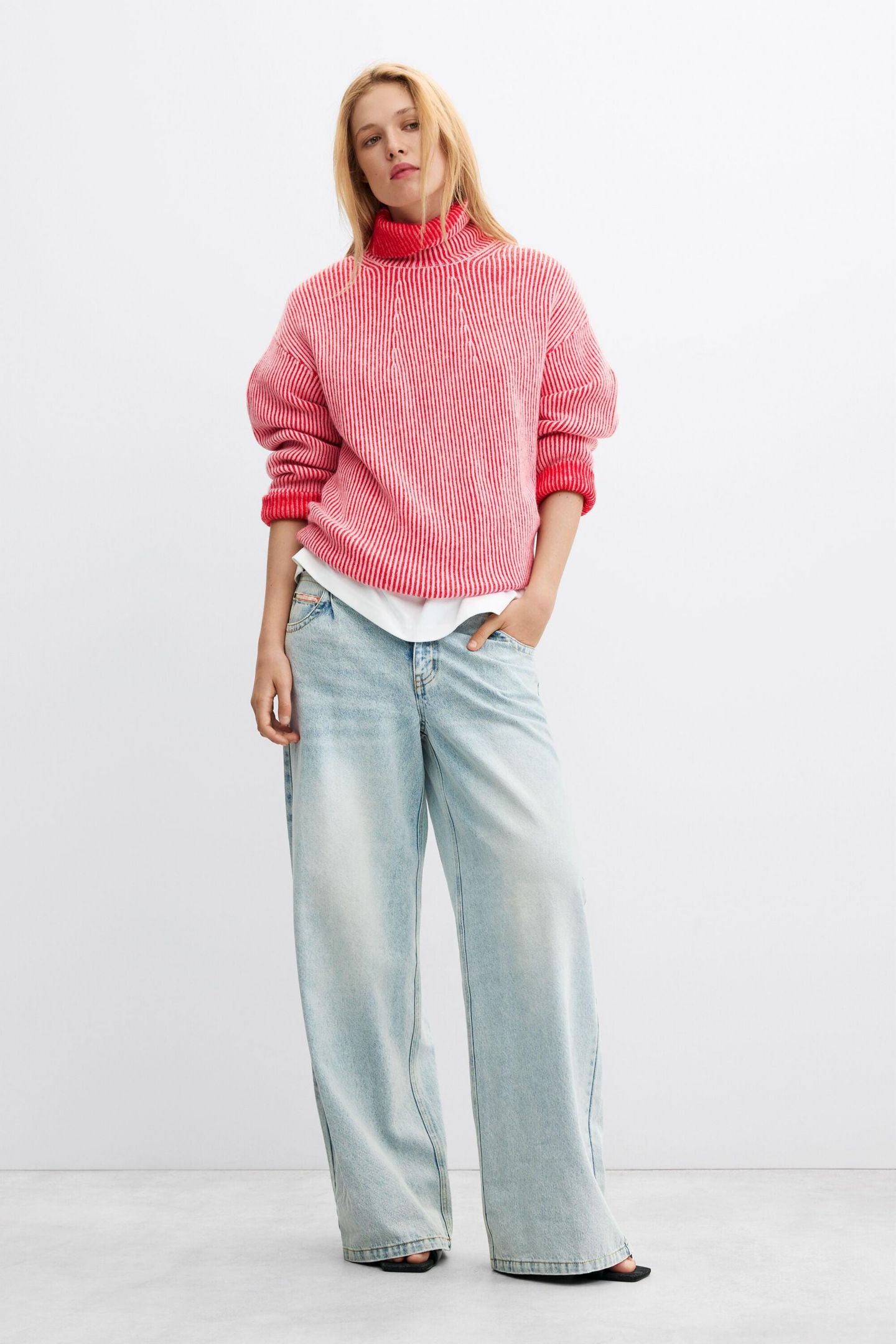 Женский свитер Desigual Chunky-Knit Turtleneck, цвет: Тёмный розовый — фото 4