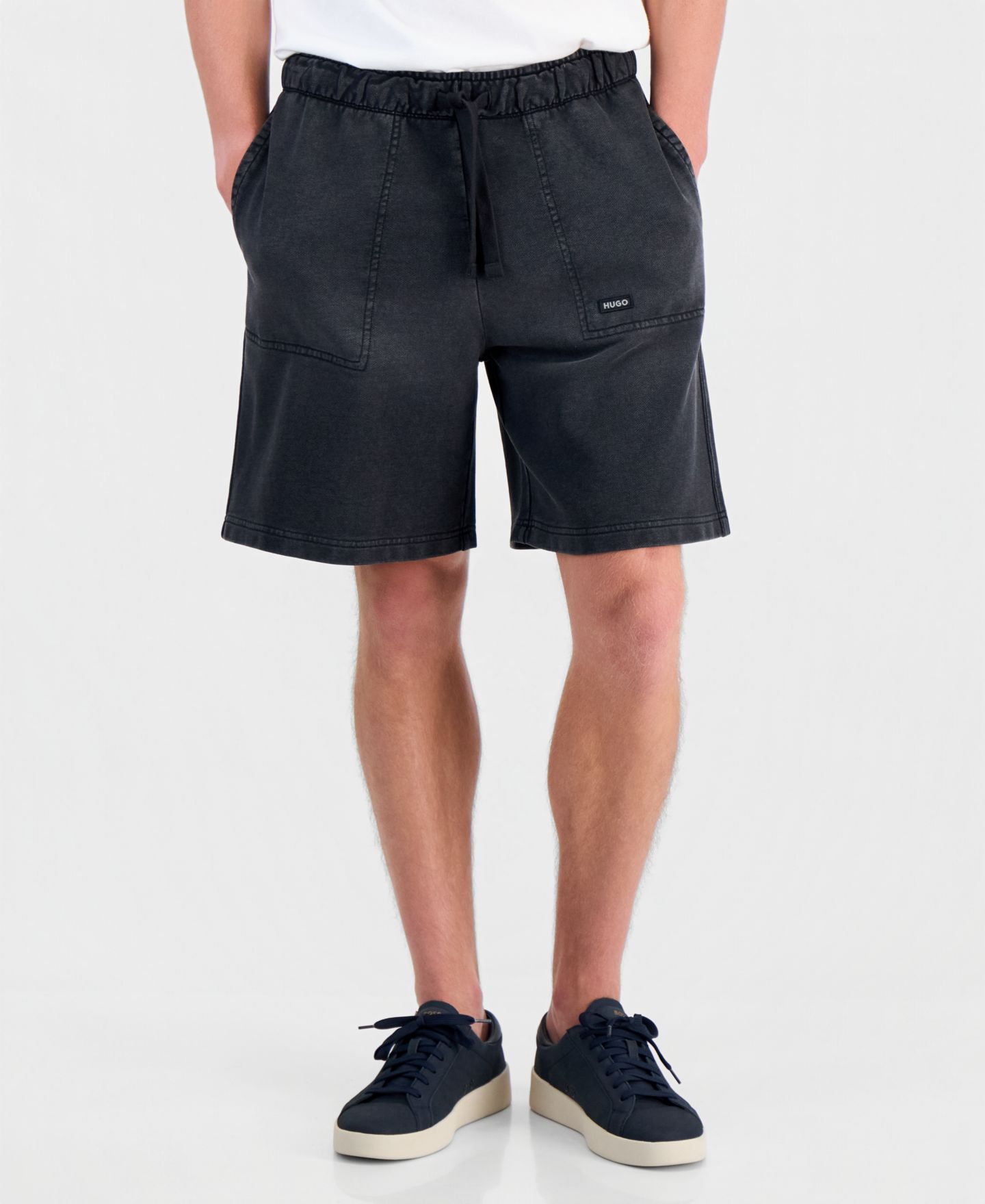 Мужские шорты Hugo Boss Nemenshort Fatigue-Inspired Washed Regular-Fit Shorts, 7" Inseam, цвет: Чёрный — фото 3