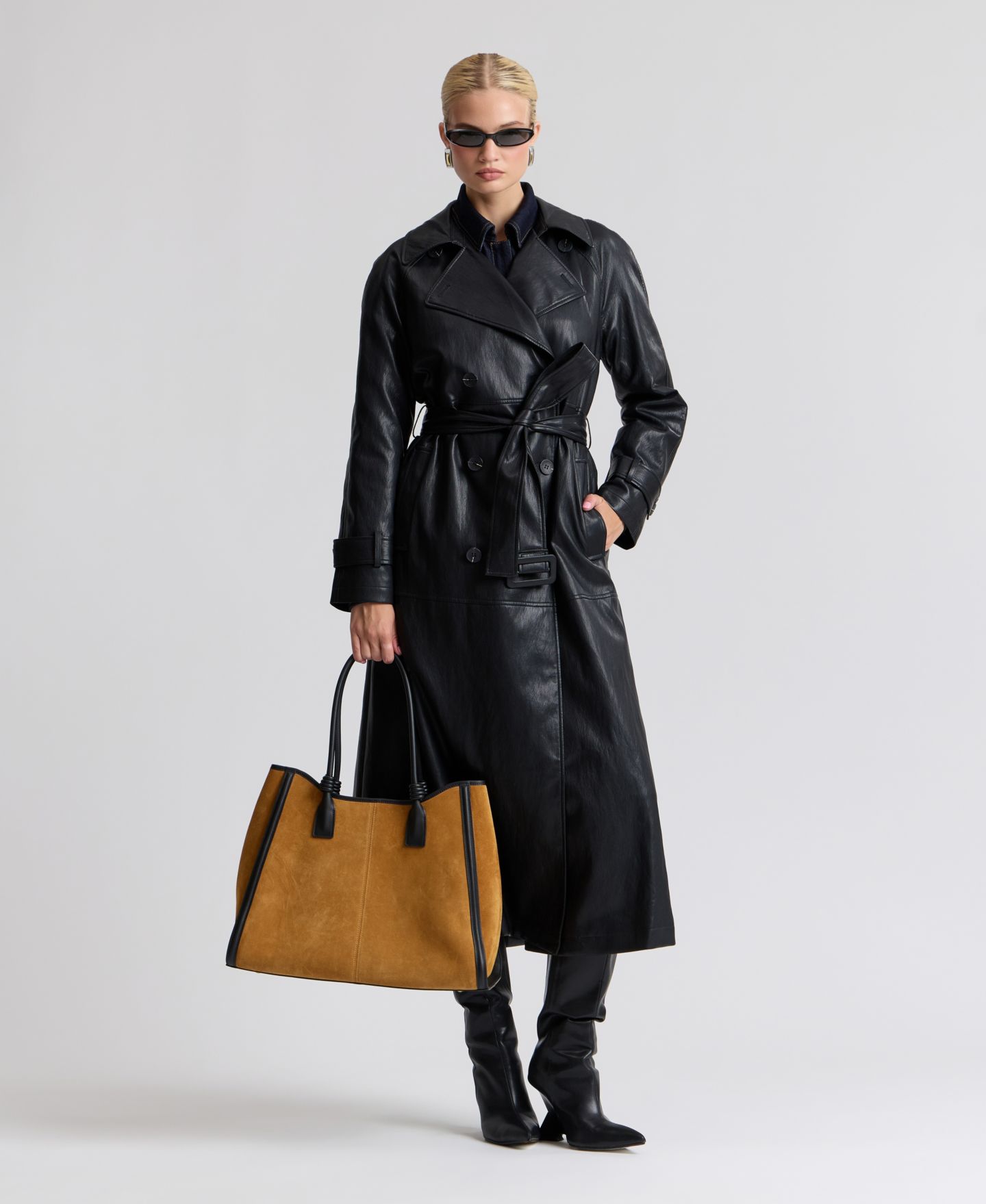 Женское пальто Avec Les Filles Faux-Leather Belted Raglan-Sleeve Trench, цвет: Чёрный — фото 8