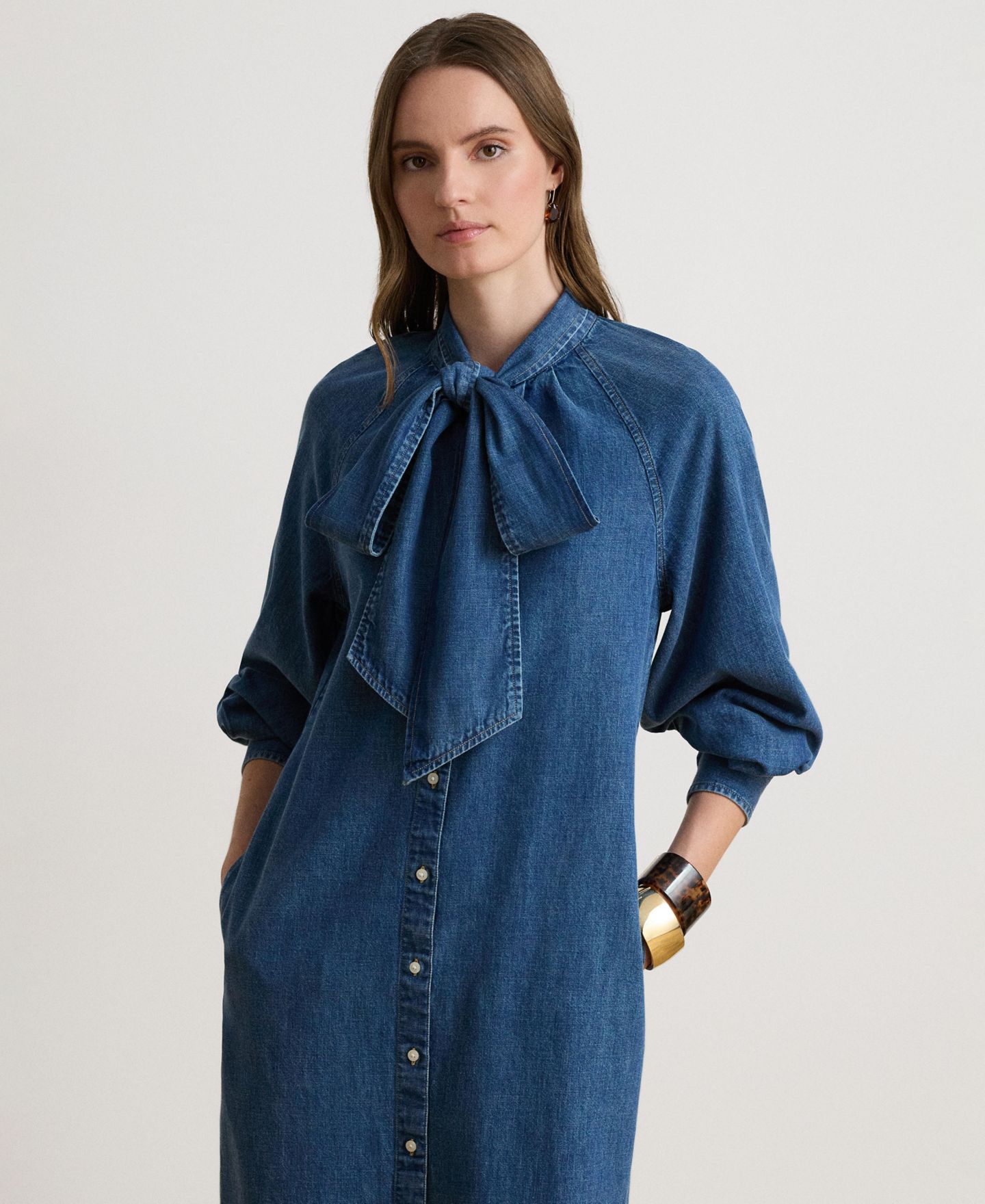 Женское платье Lauren Ralph Lauren Denim Tie-Neck Midi Shirtdress, цвет: Синий варёный — фото 2