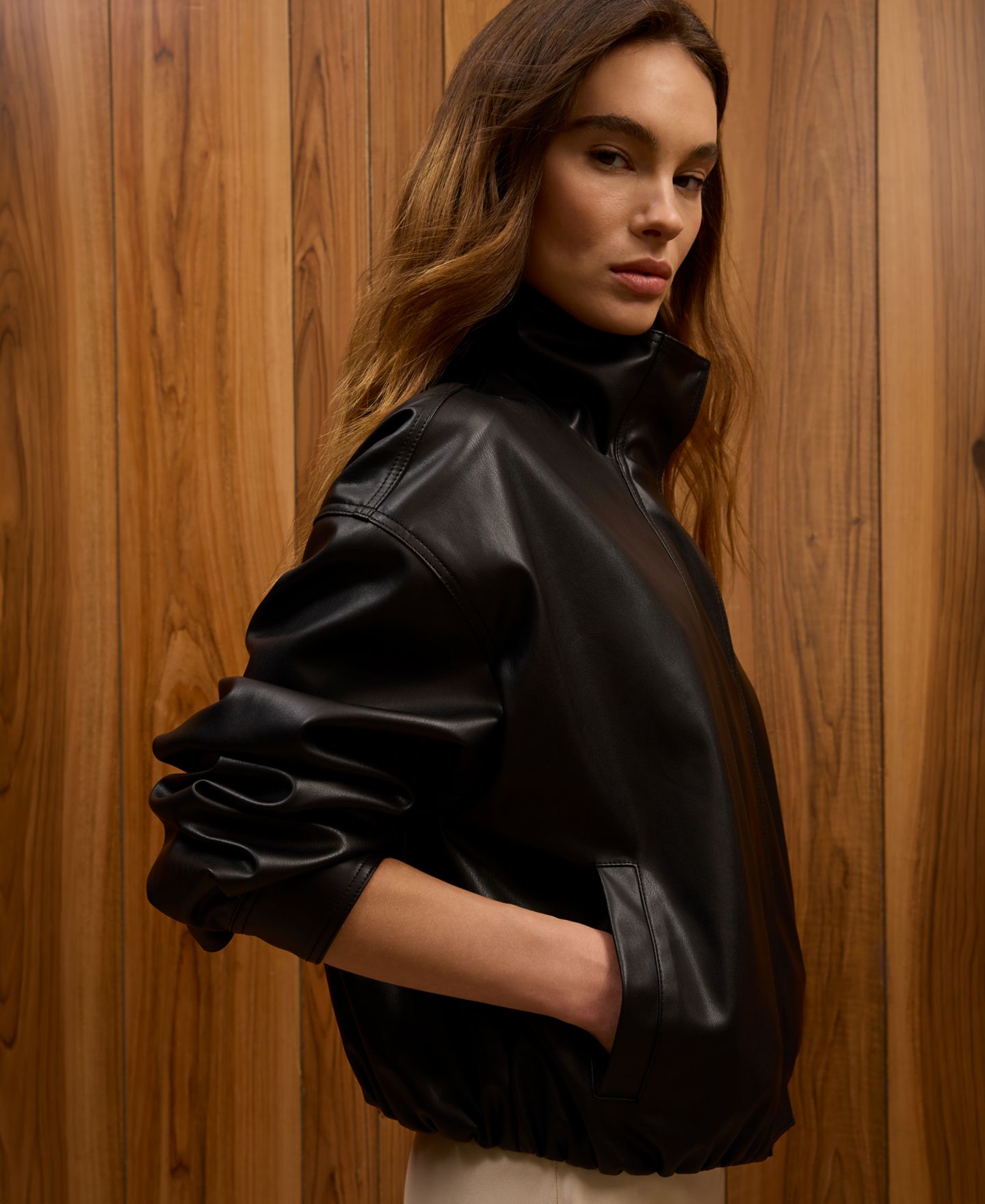 Женская куртка French Connection Dessa Oversized Funnel Neck Bomber, цвет: Чёрный — фото 2