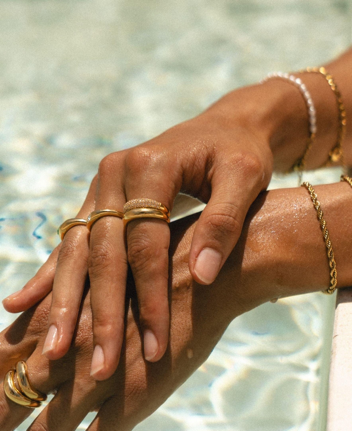 Atolea Day and Night Ring Set