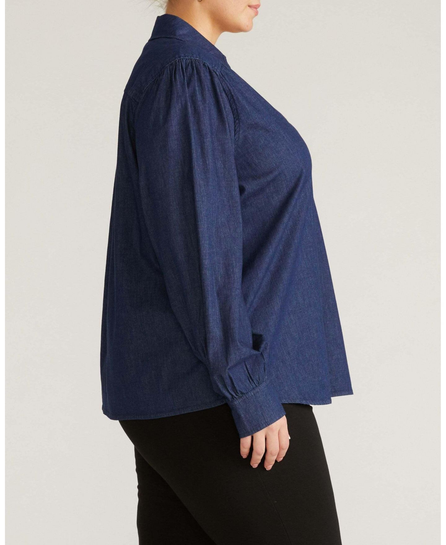 Женская блузка Universal Standard Plus Size Maisie Chambray Popover Long-Sleeve, цвет: Тёмный индиго — фото 3