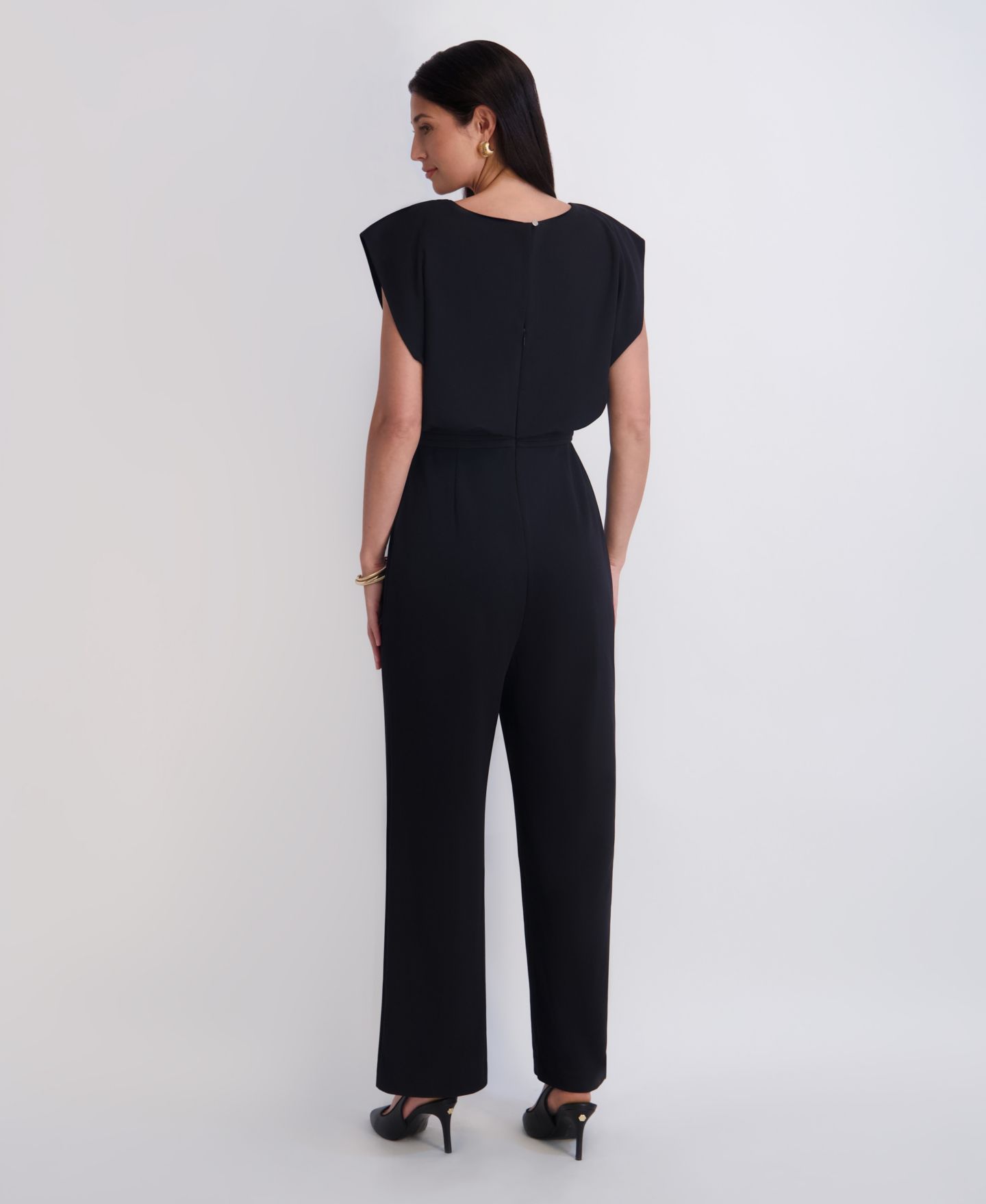 Женский комбинезон Kensie Crepe Scuba Wide-Leg Cap-Sleeve Business Casual Jumpsuit, цвет: Чёрный — фото 5