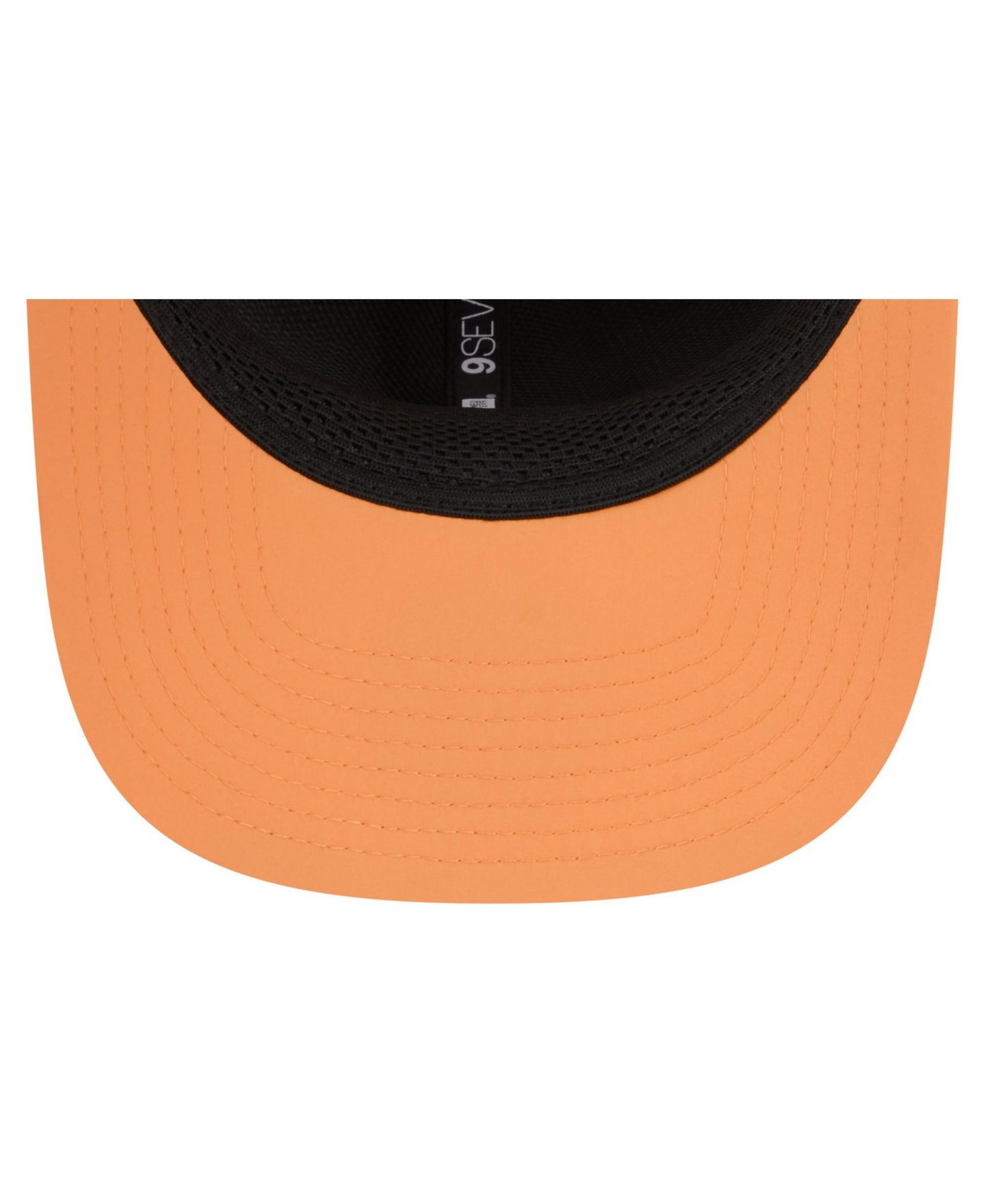 Мужская кепка New Era Orange Tampa Bay Buccaneers 2026 Sideline Throwback 9SEVENTY Adjustable Hat — фото 2
