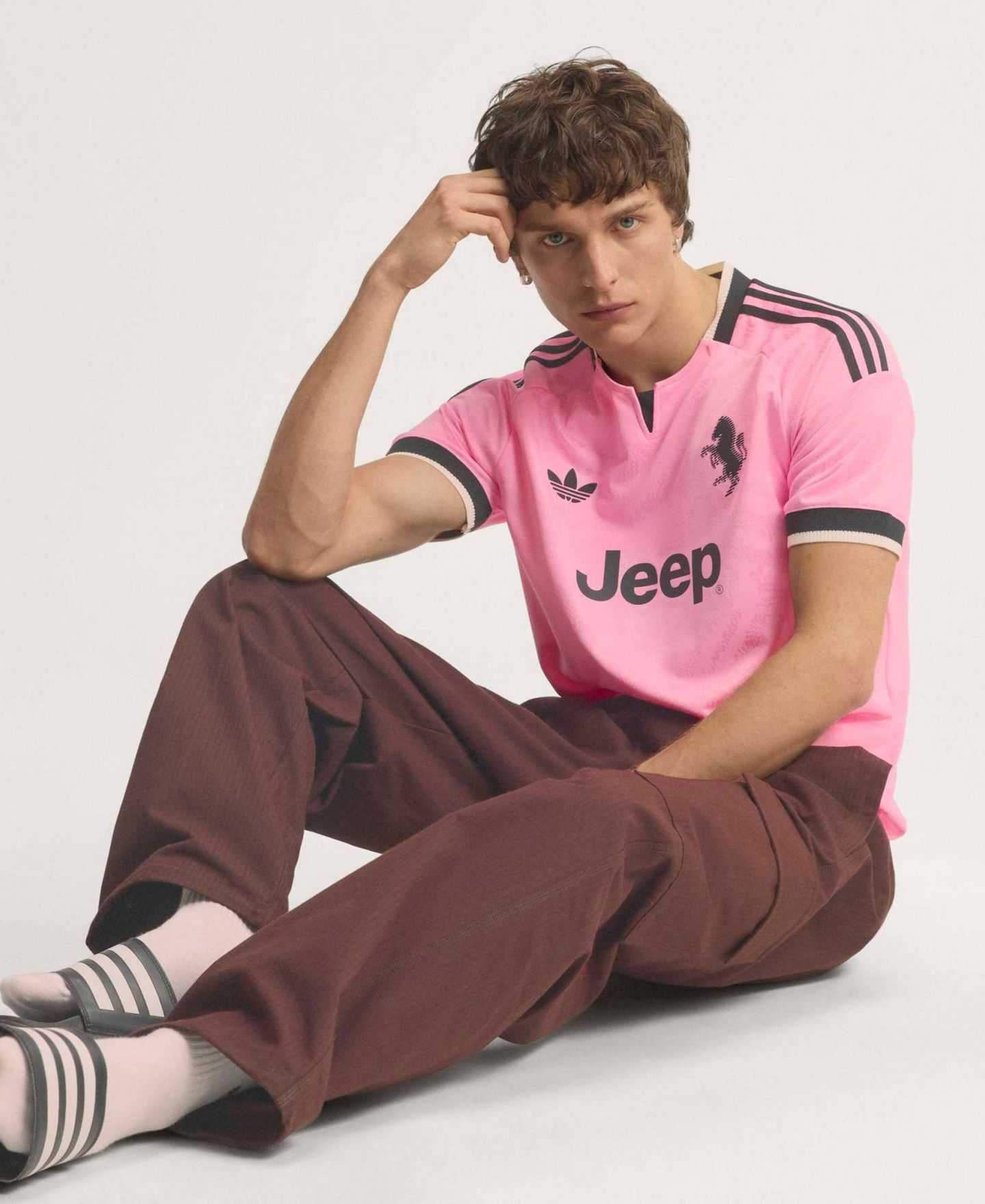 Мужской топ adidas Pink Juventus 2026/27 Away On-Field Authentic Jersey — фото 4
