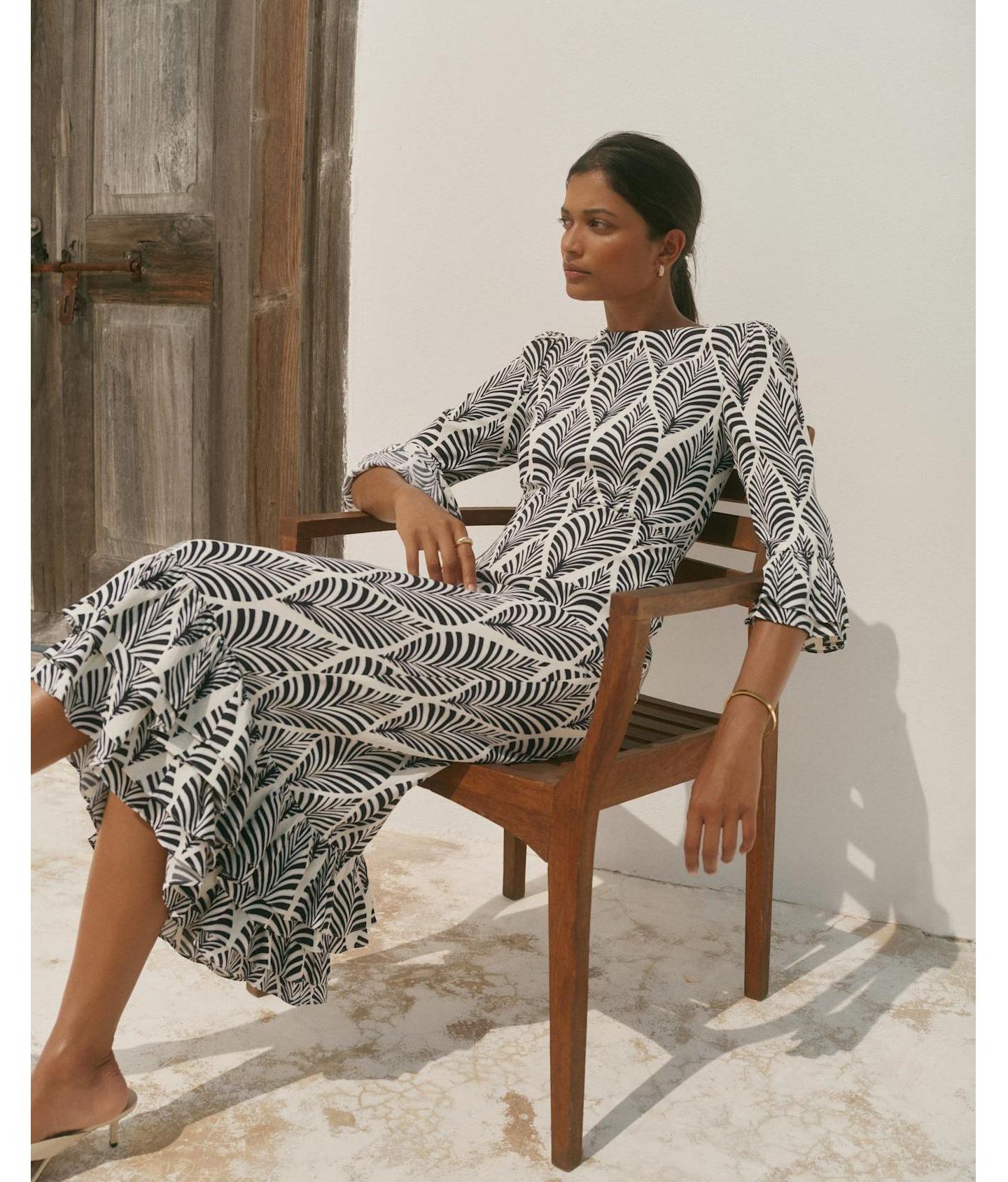 Женское платье Mint Velvet Printed Tiered-Ruffle Rayon Midi, цвет: Синий — фото 4