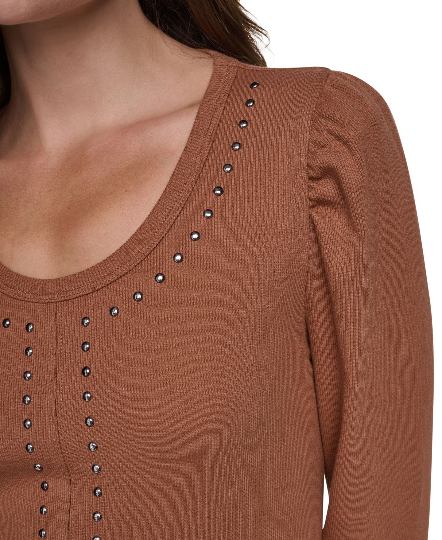 Женский топ DKNY Jeans Scoop Neck Long-Puff Sleeve Rhinestud Cotton-Blend, цвет: Карамельный / Графитовый — фото 4