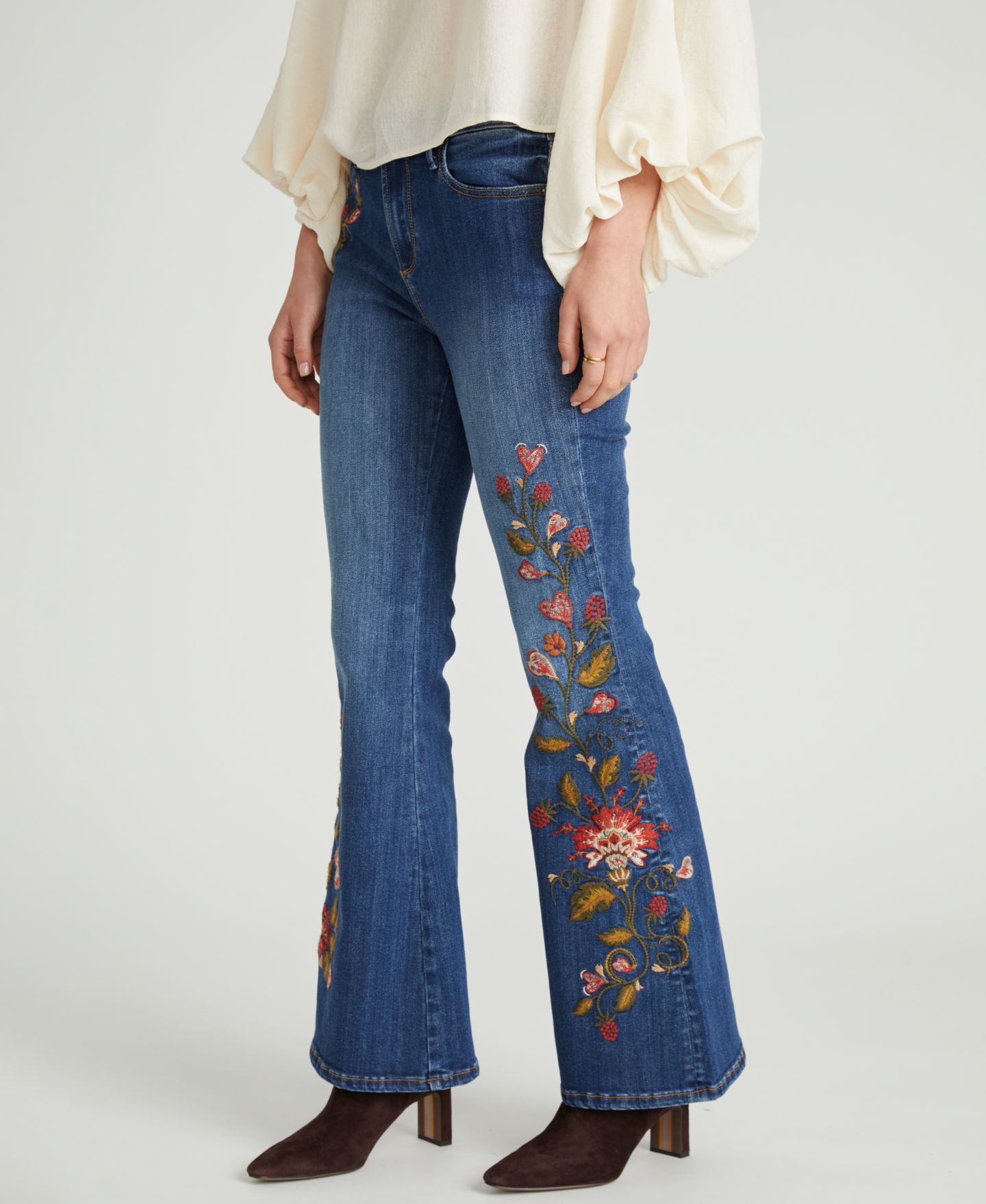 Женские джинсы Driftwood Farrah Flare Embroidered, цвет: Тёмная варка — фото 4