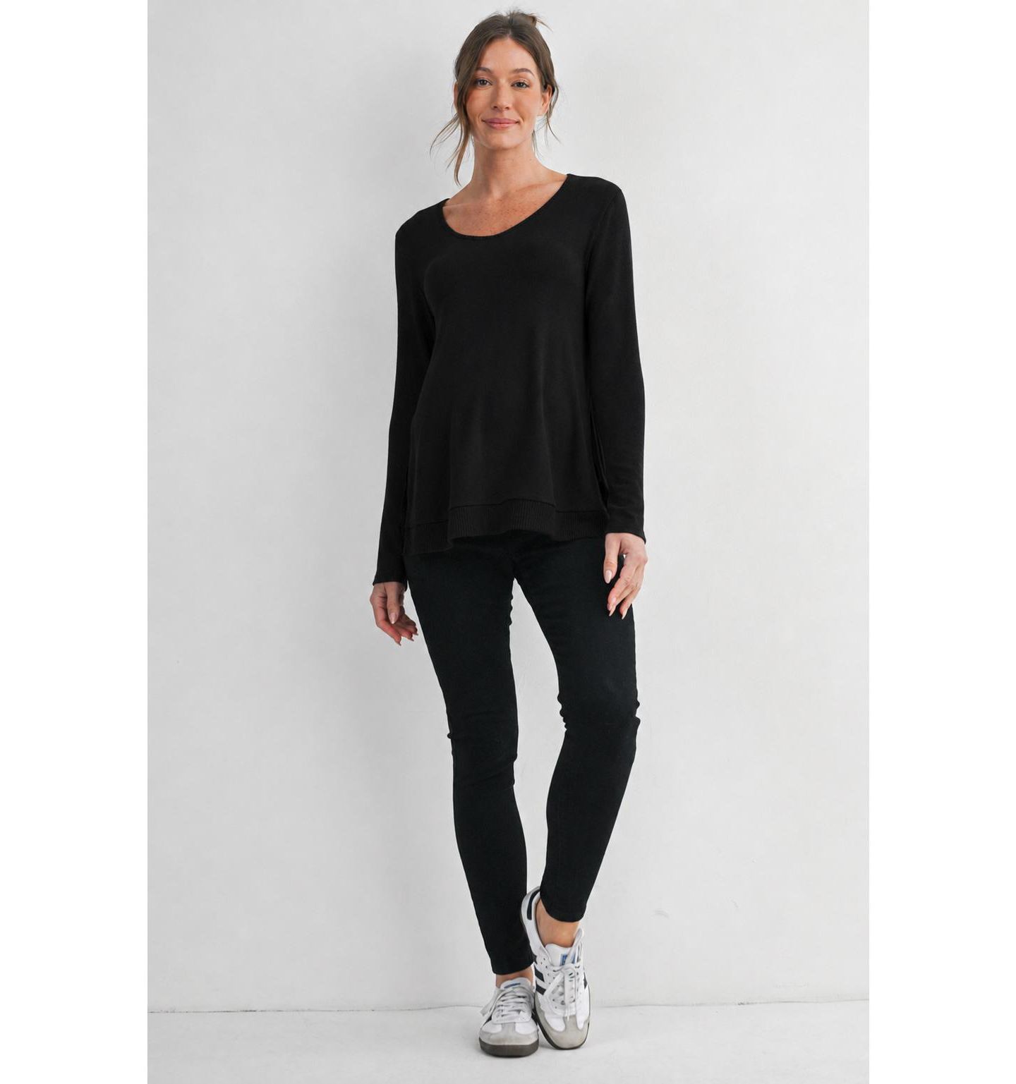 Женский свитер Hello Miz Maternity Scoop Neck Long-Sleeve Sweater, цвет: Чёрный — фото 4