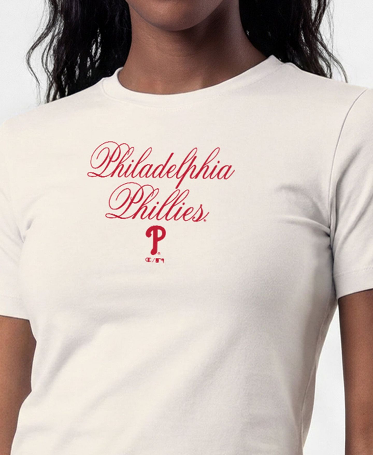 Женская футболка Champion Philadelphia Phillies Soft-Touch Cropped — фото 4