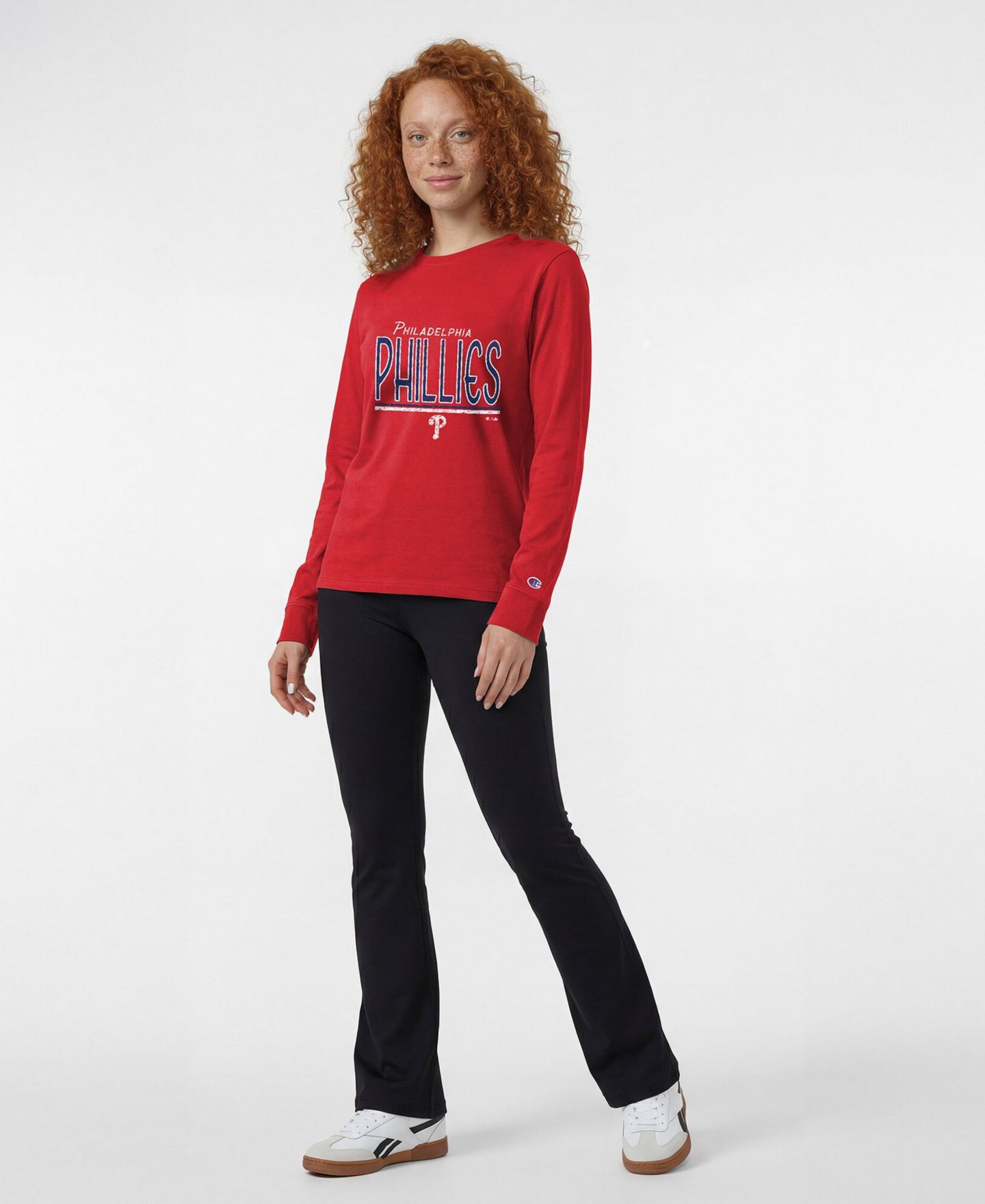 Женская футболка Champion Philadelphia Phillies Long-Sleeve Crewneck — фото 4