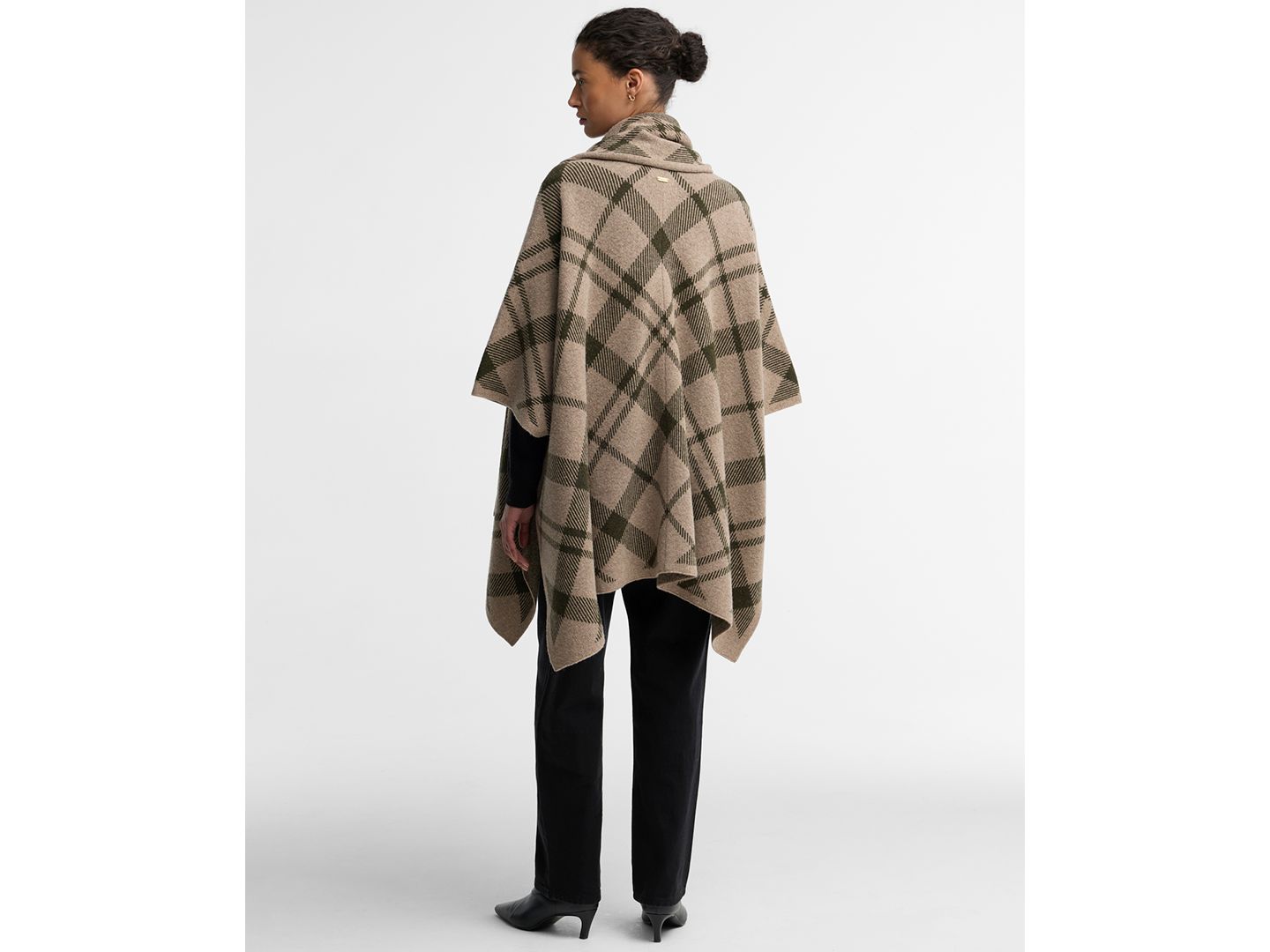 Женское пальто Barbour Vienna Tartan Knitted V-Neck Wool-Blend Cape, цвет: Тёплый разноцветный — фото 5