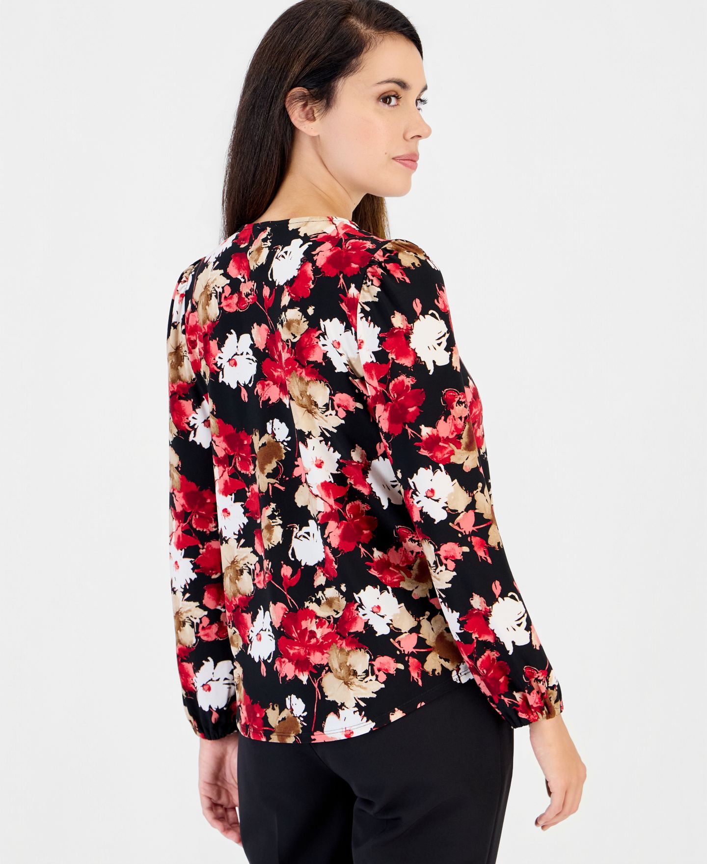 Женская блузка Anne Klein Essentials Petite Floral-Print Long-Sleeve, цвет: Чёрный разноцветный — фото 3