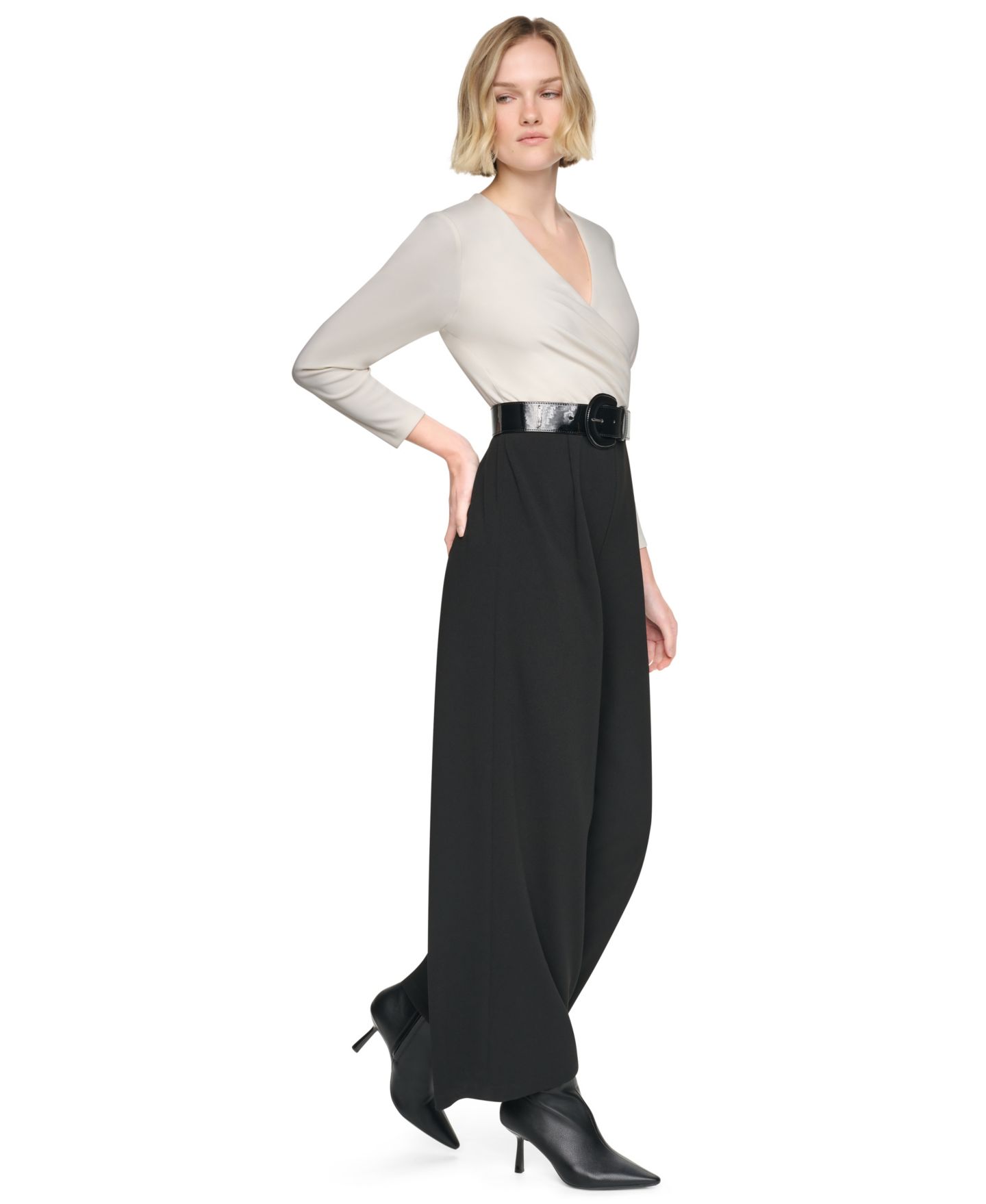 Женский комбинезон DKNY 3/4 Sleeve Wide-Leg Surplice Jumpsuit, цвет: Кокосовый / Чёрный — фото 2