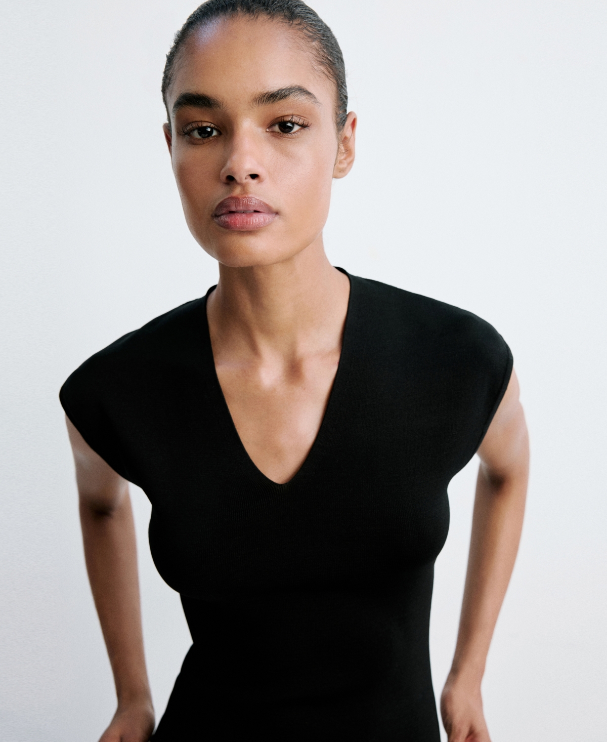 Mango Women's Fine-Knit V-Neck Tank Top