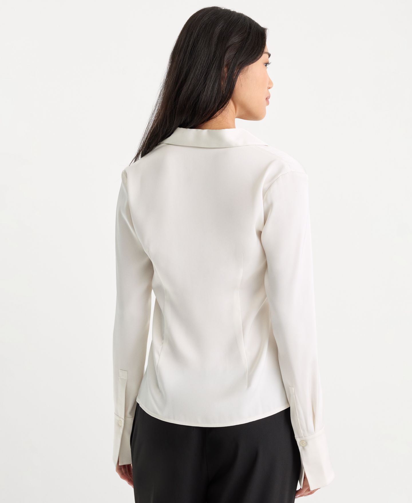 Женская блузка Good American Collared Long-Sleeve Satin, цвет: Меловой — фото 4