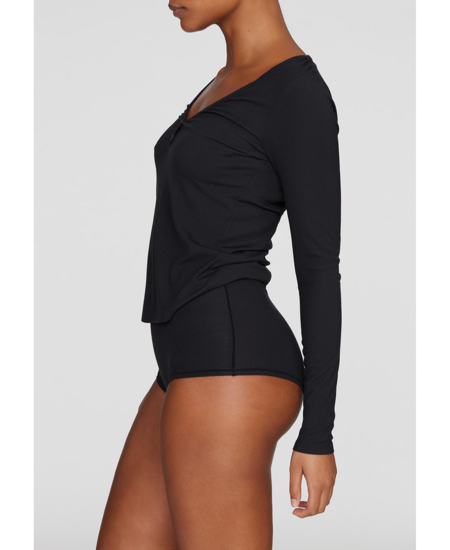 Женский топ CUUP The Button Long Sleeve - Modal Silk Rib, цвет: Чёрный — фото 4