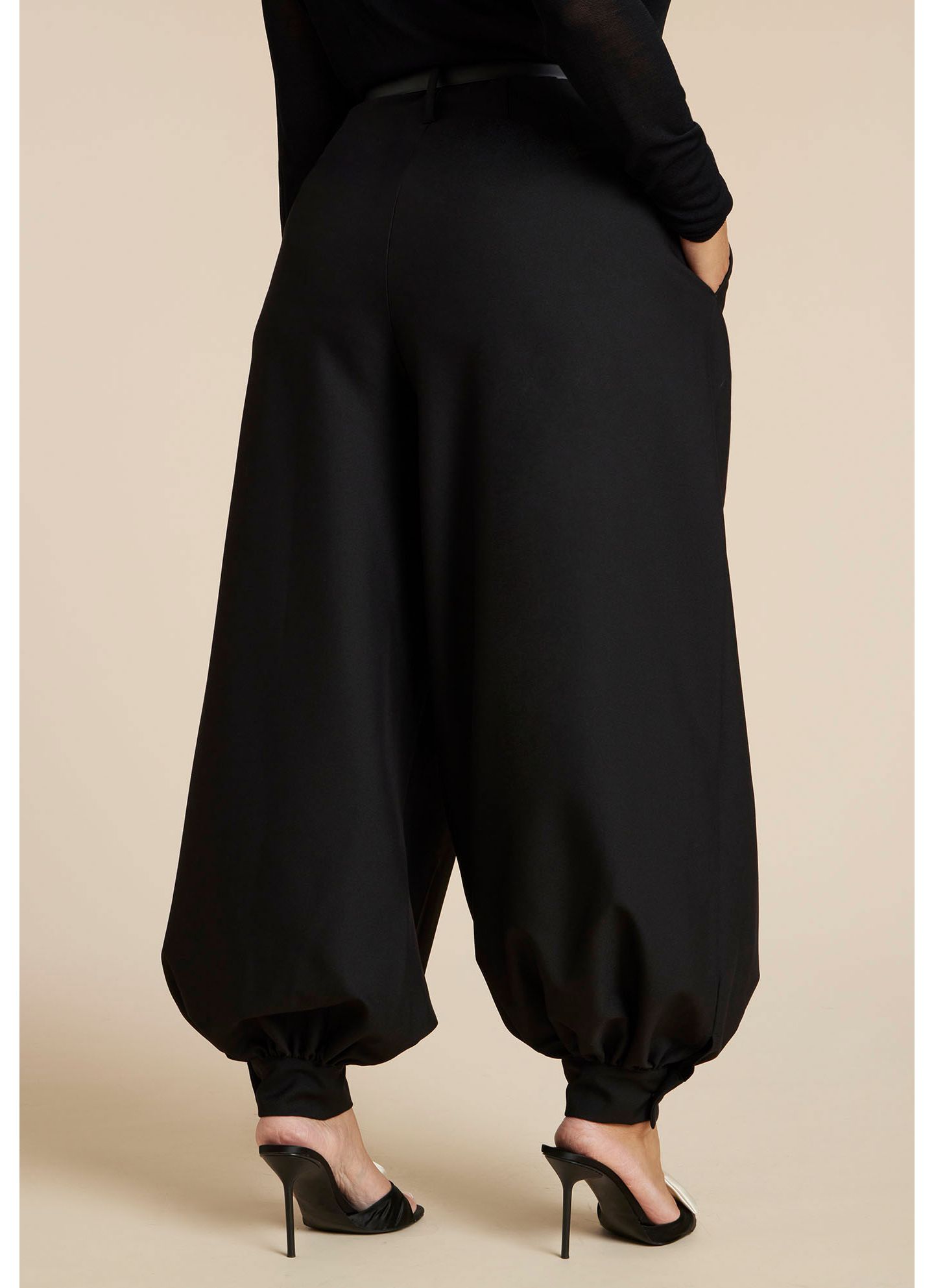 Женские брюки ELOQUII Balloon Trouser With Pleats, цвет: Чёрный оникс — фото 4