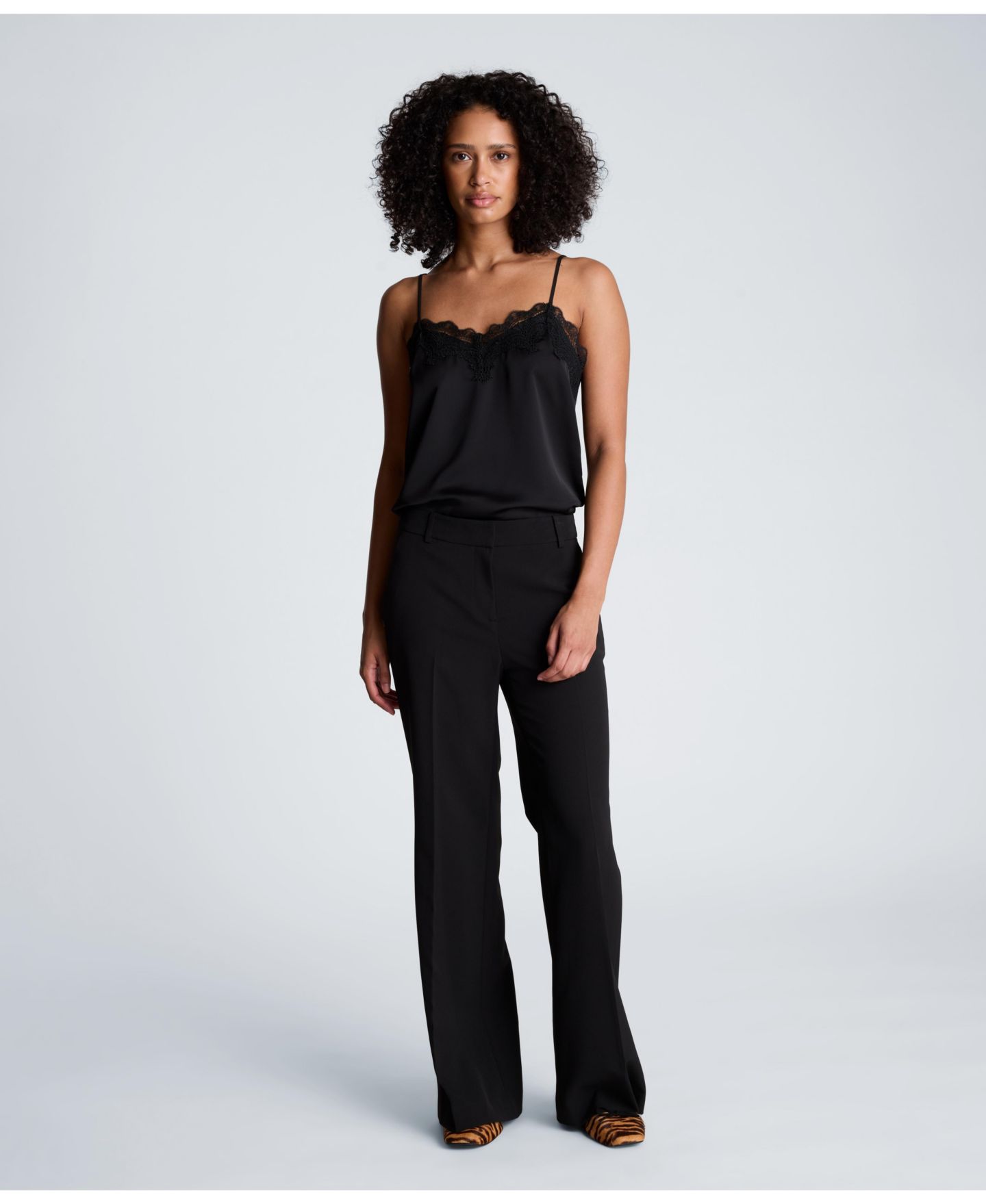Женские брюки Kenneth Cole Luxe Twill Flare Leg Pant, цвет: Чёрный — фото 2