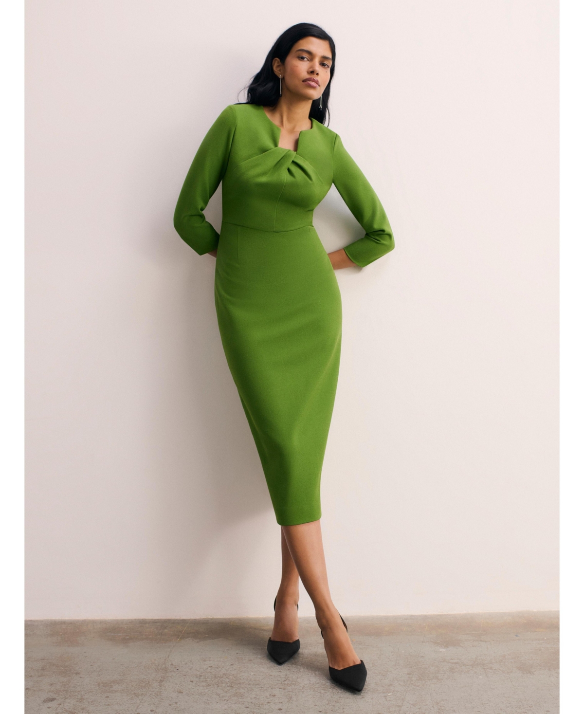 The Fold Women's Sculpted Keyhole Midi Sheath Dress